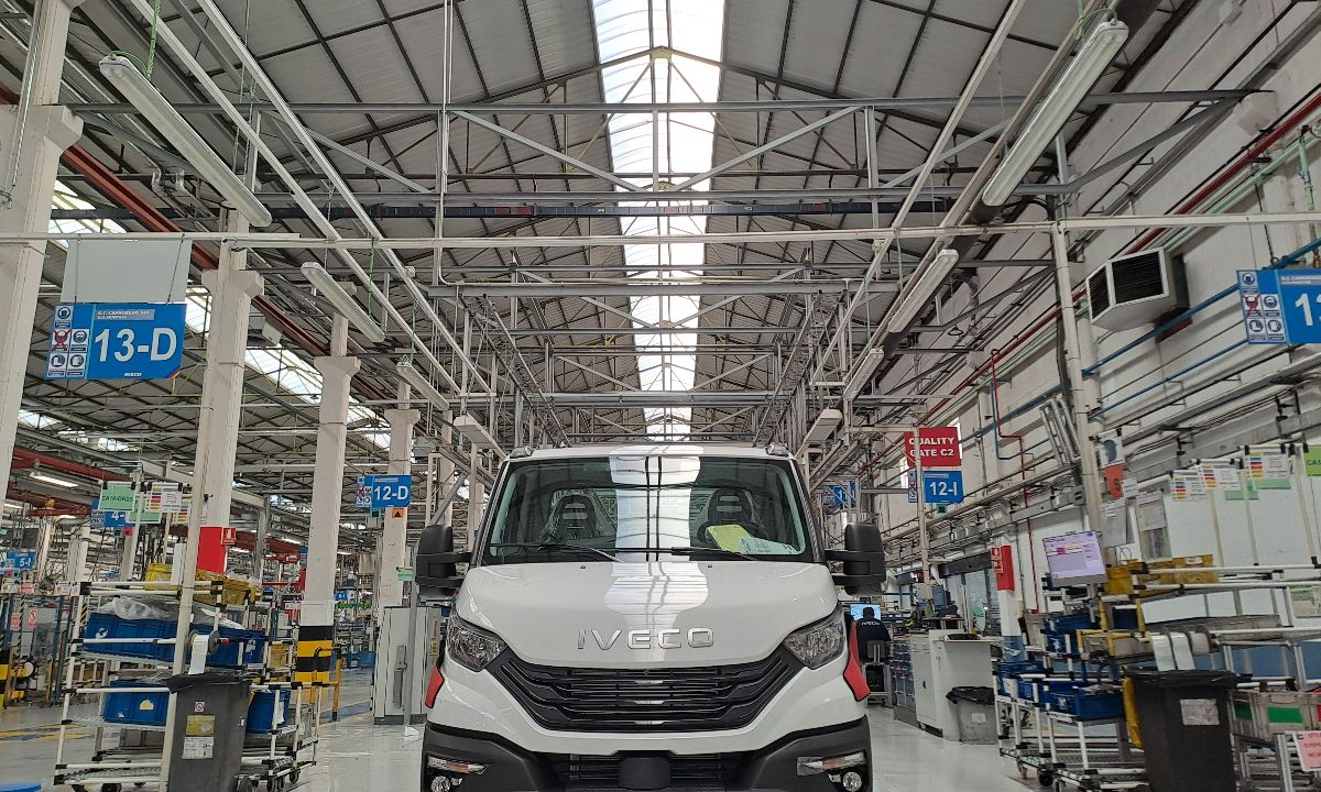 Lo stabilimento IVECO di Valladolid vince l'Automotive Lean Production Award 2025 come miglior "Digital Use Case OEM: Smart Safety - - Lombardia Truck