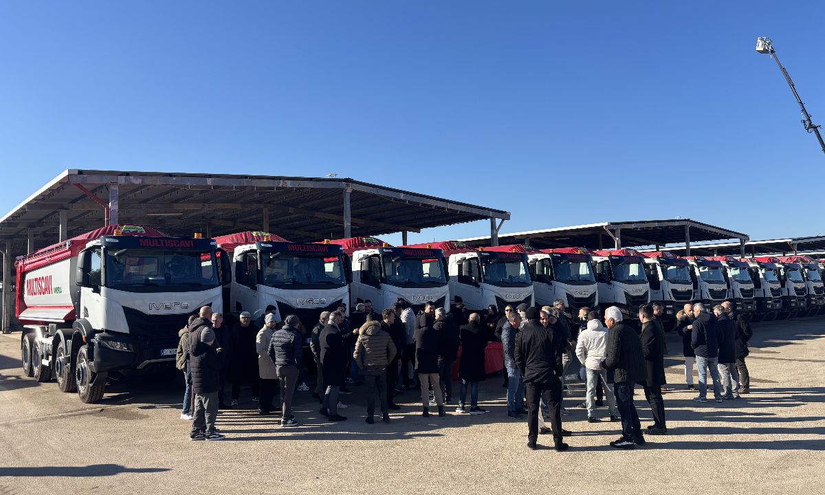 Multiscavi sceglie sei IVECO T-Way per le attività di edilizia stradale del territorio - - Lombardia Truck