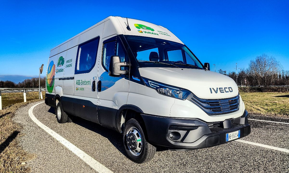 A35 Brebemi e IVECO accelerano sulla ricarica wireless: in  servizio il primo eDaily con tecnologia DWPT integrata - - Lombardia Truck
