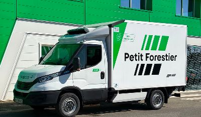 Petit Forestier Group ha distribuito quasi 300 IVECO eDaily in tutta Europa, rafforzando il suo impegno per il trasporto sostenibile - Lombardia Truck