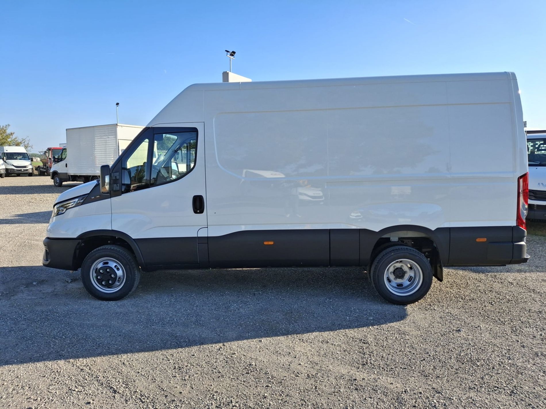 IVECO 35c18 - Lombardia Truck