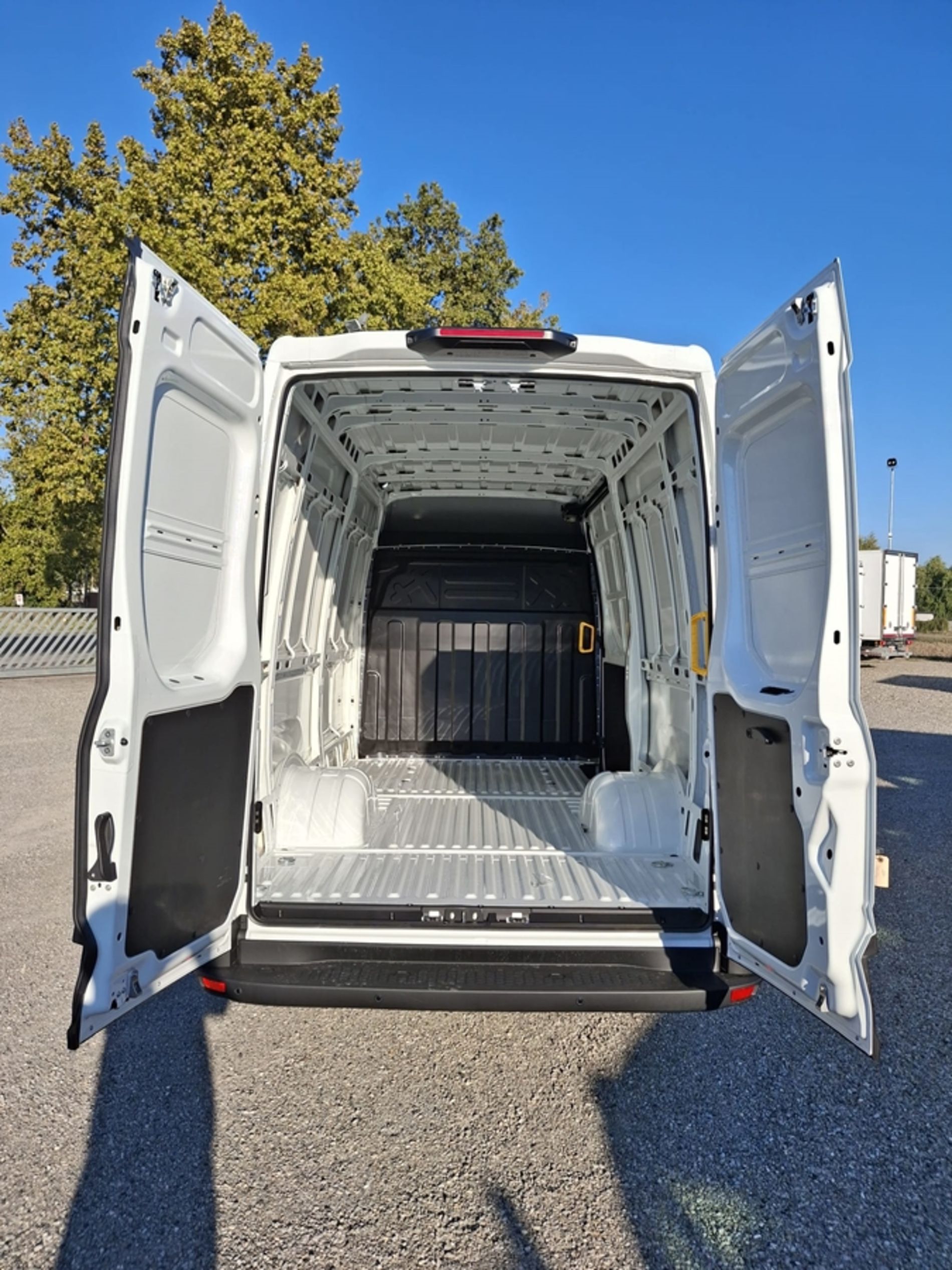 IVECO 35c18 - Lombardia Truck