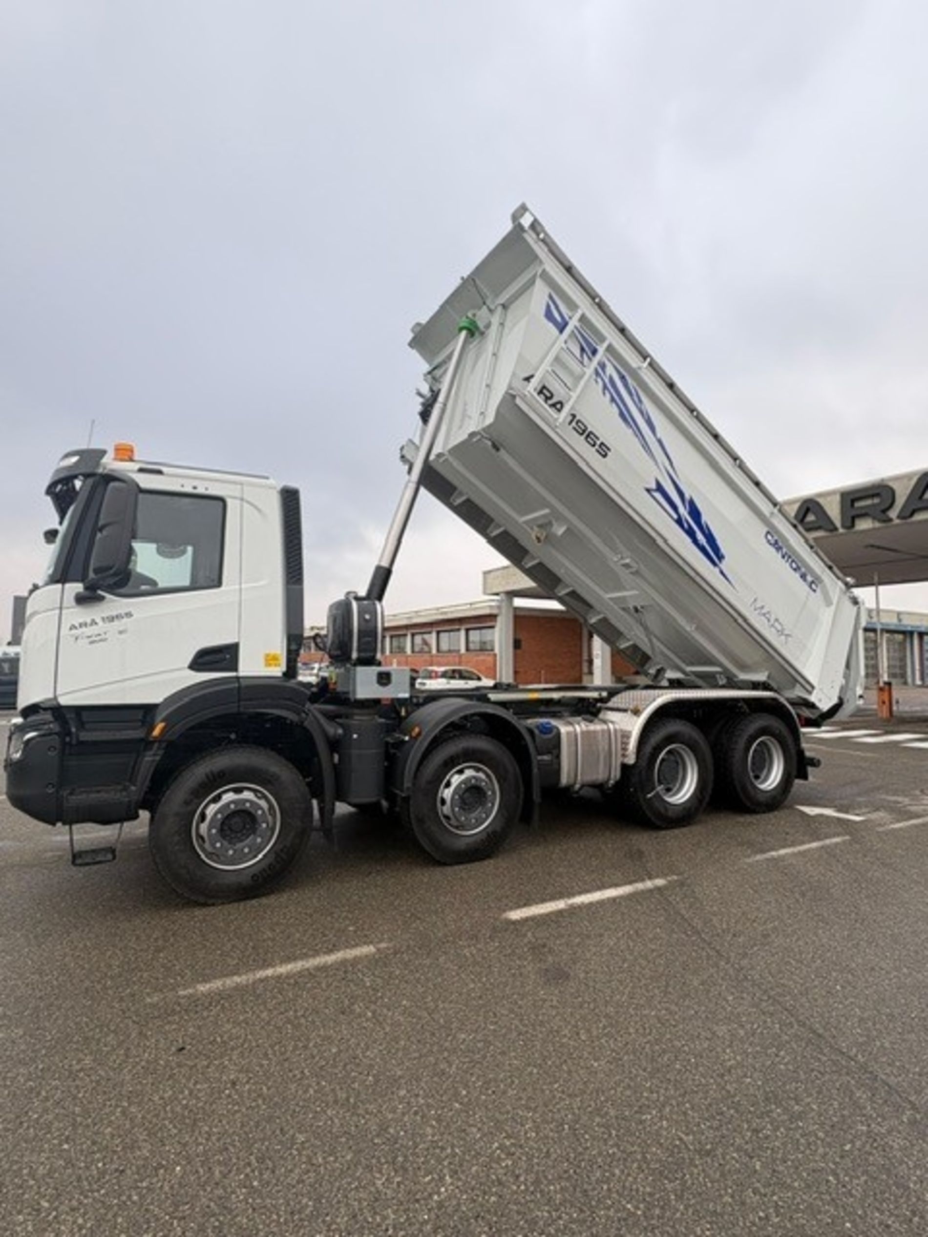 IVECO AD410T - Lombardia Truck