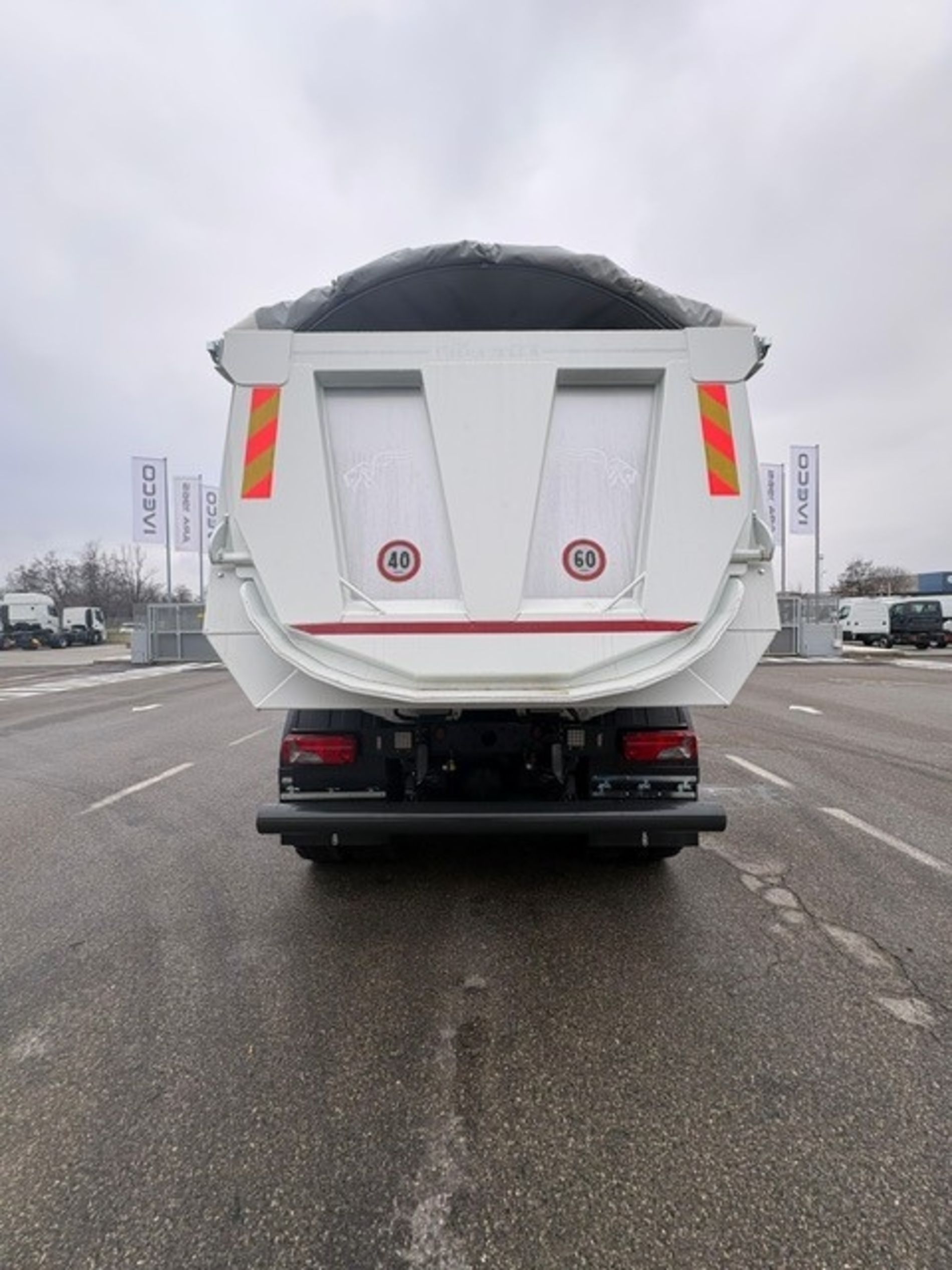 IVECO AD410T - Lombardia Truck