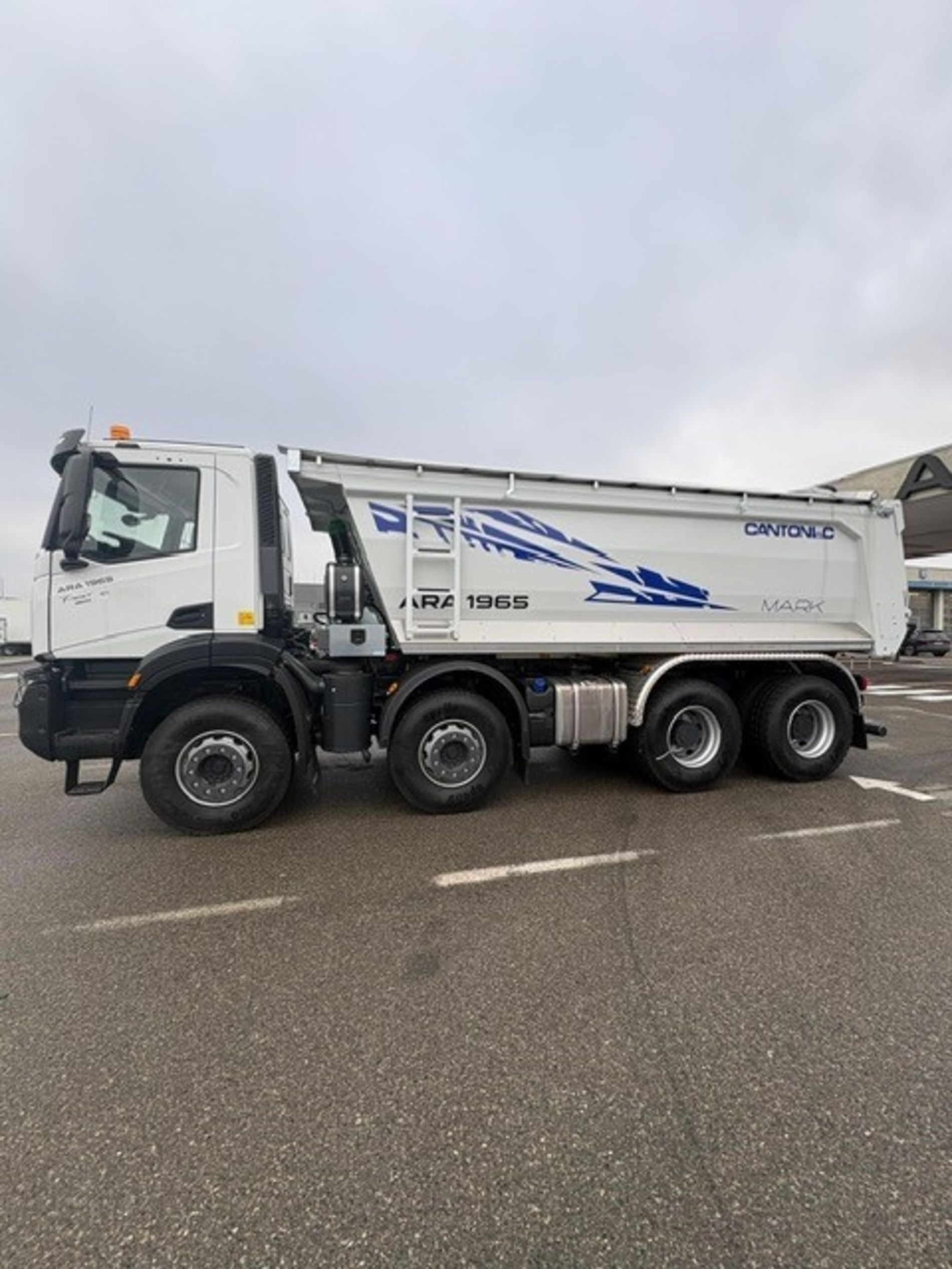 IVECO AD410T - Lombardia Truck