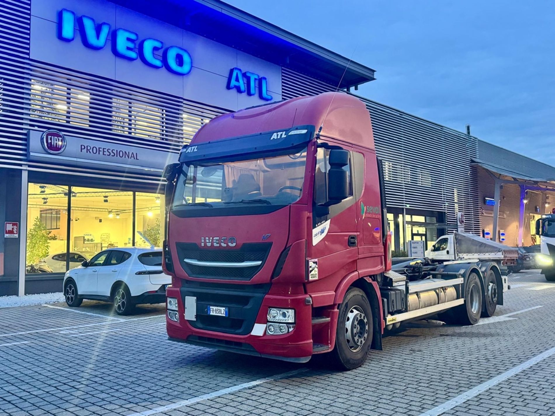 IVECO AS260S46 - Lombardia Truck