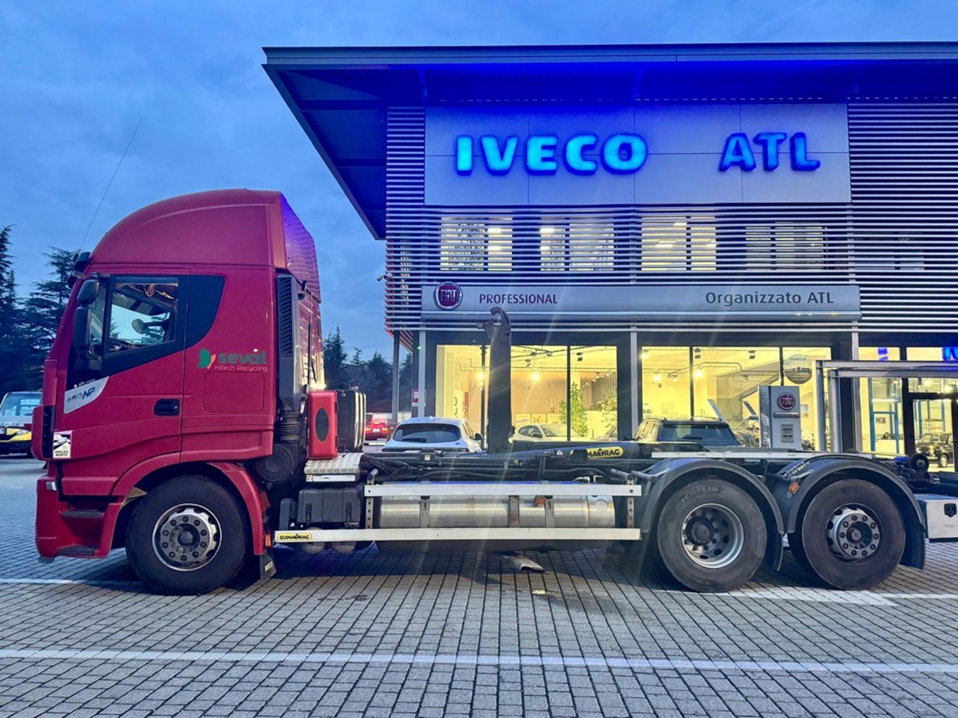 IVECO AS260S46 - Lombardia Truck