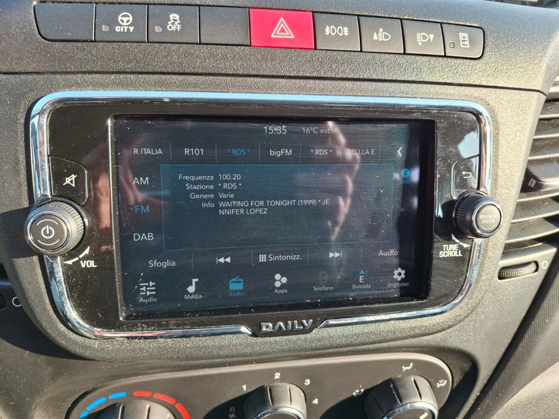 IVECO Daily V 35.14 2019 - daily 35 S14H 3750 HD cab. EVId - Lombardia Truck