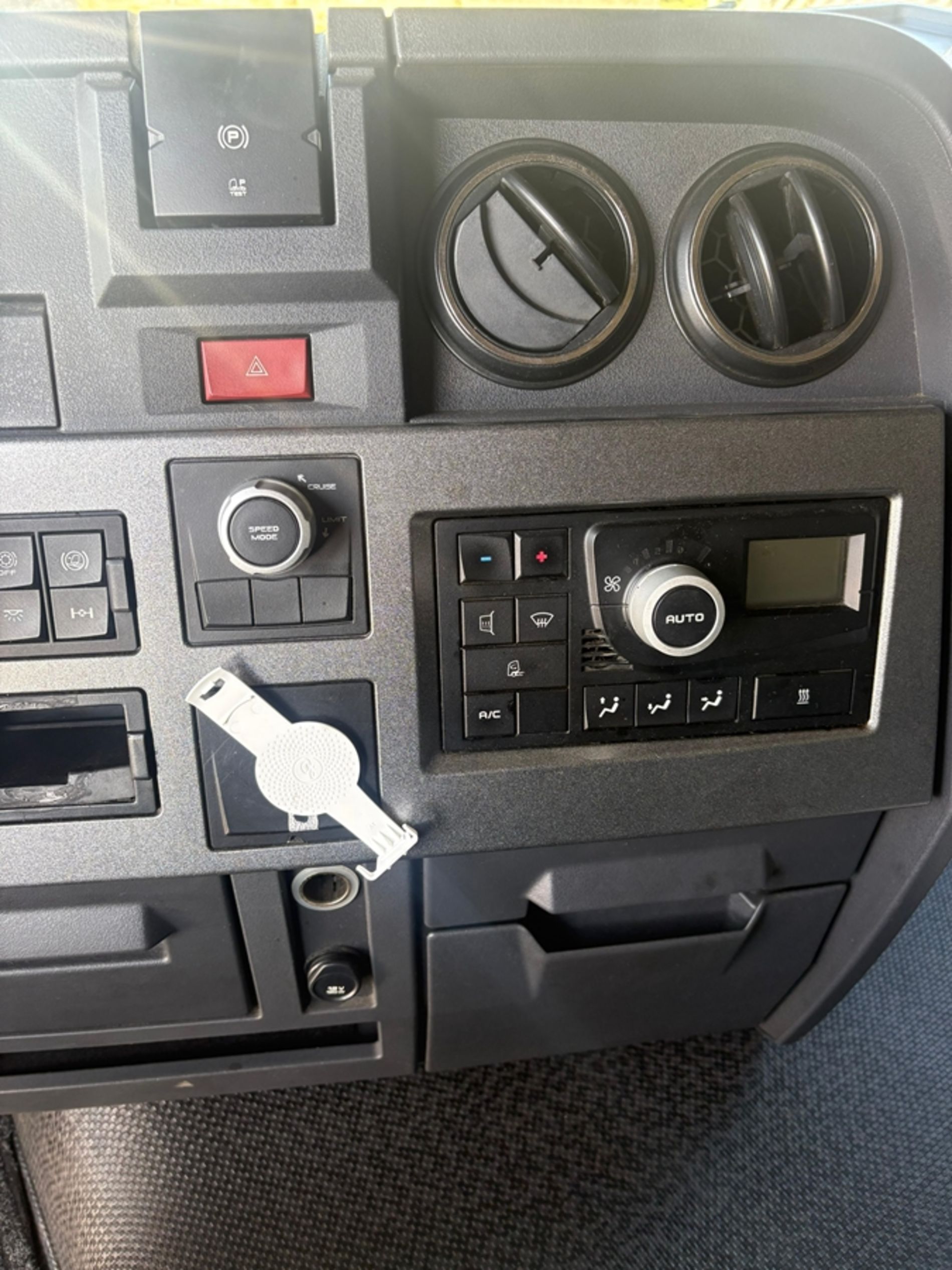 RENAULT TRUCKS T RANGE 460.18 - Lombardia Truck