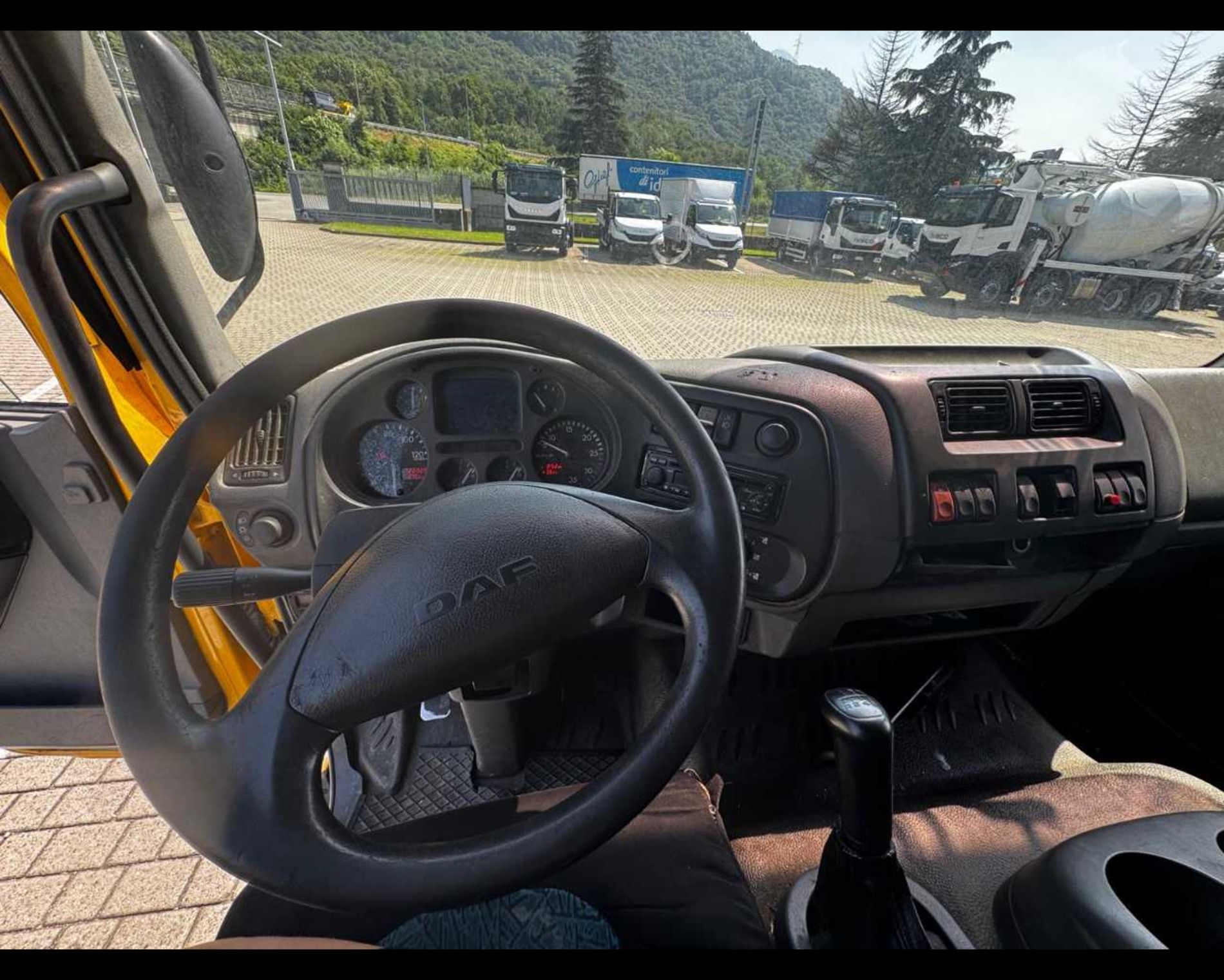 DAF 45.180 CENT e SPONDA - Lombardia Truck