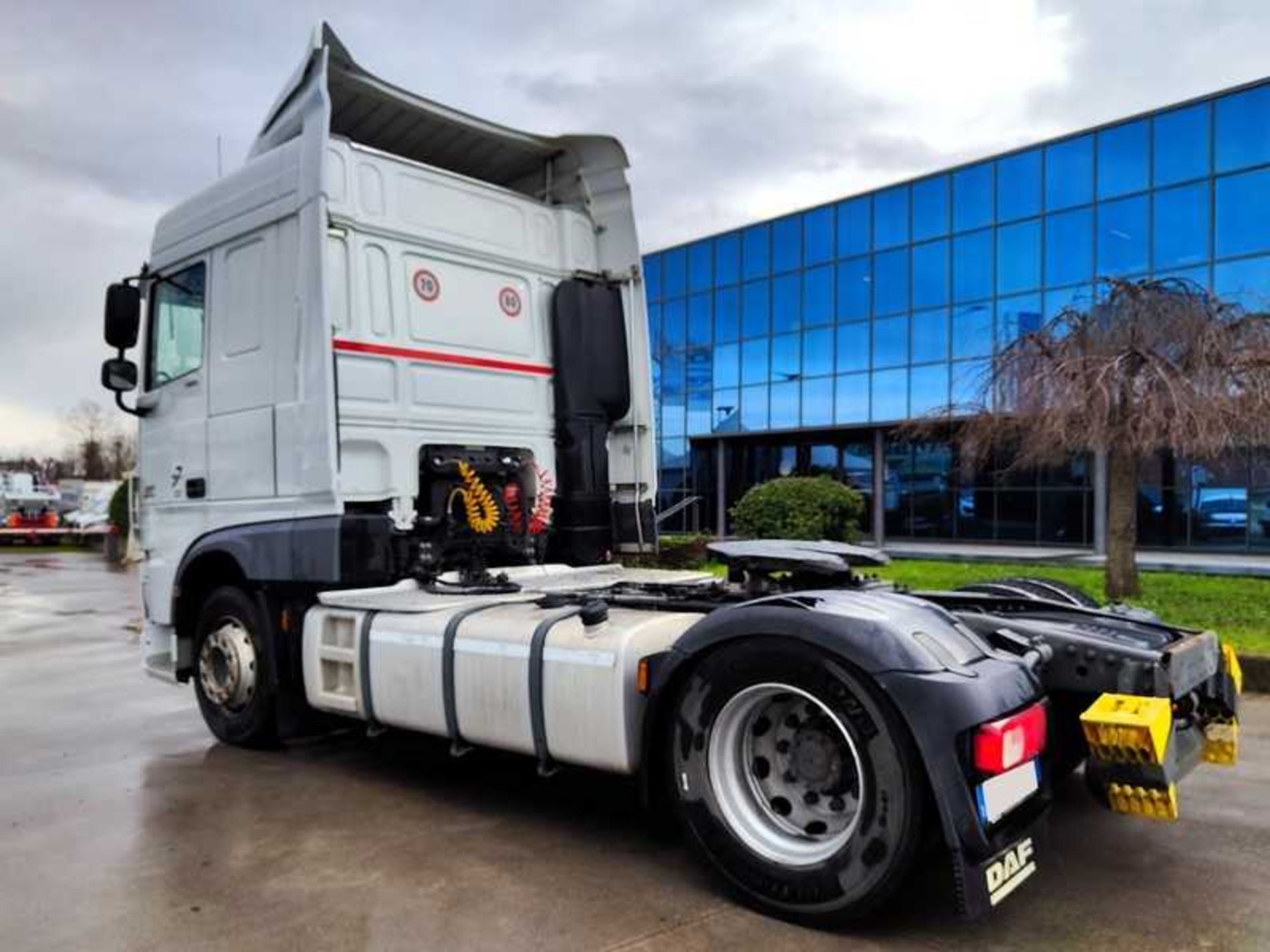 DAF XF 460 TRATTORE - Lombardia Truck