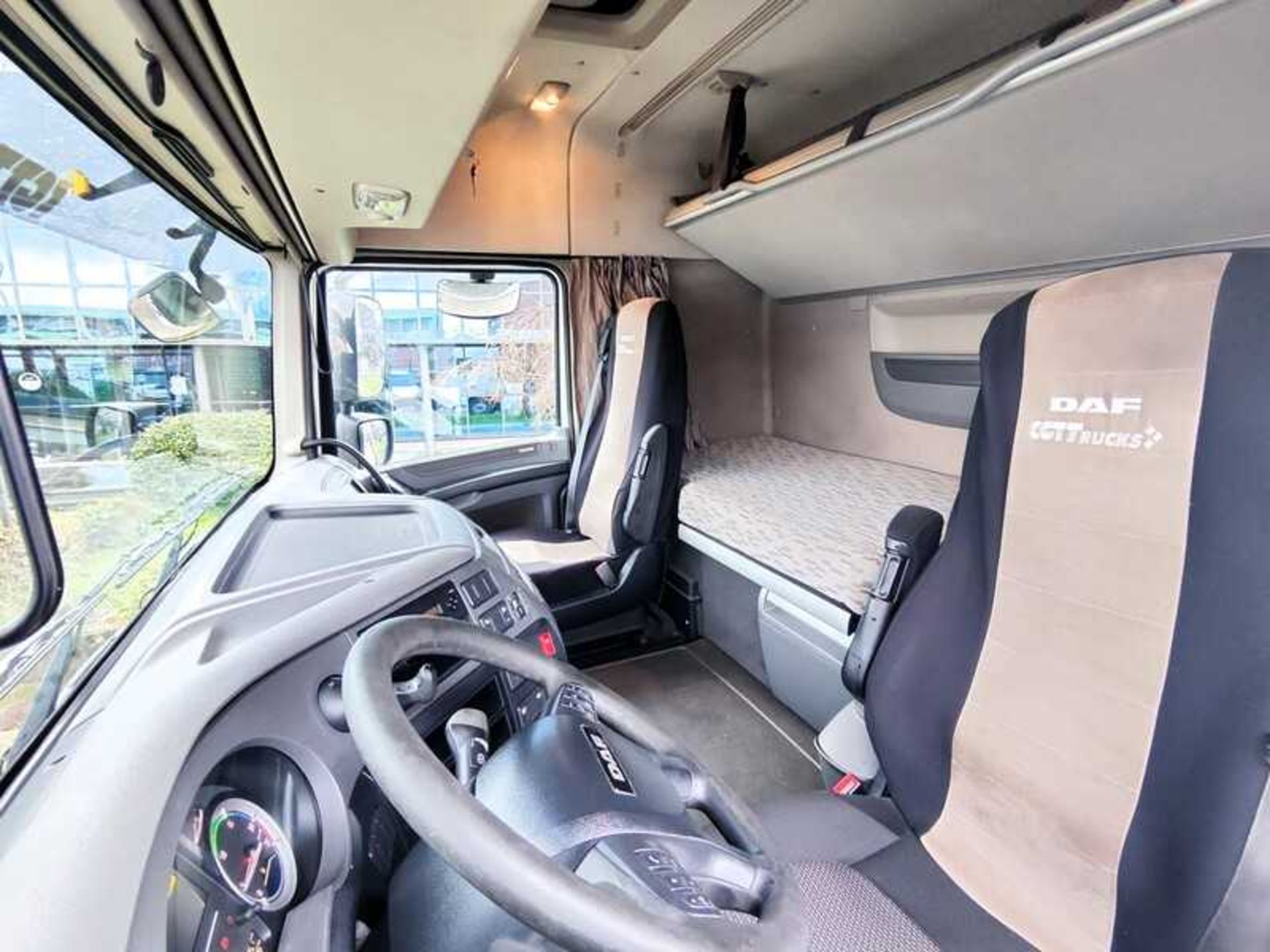 DAF XF 460 TRATTORE - Lombardia Truck