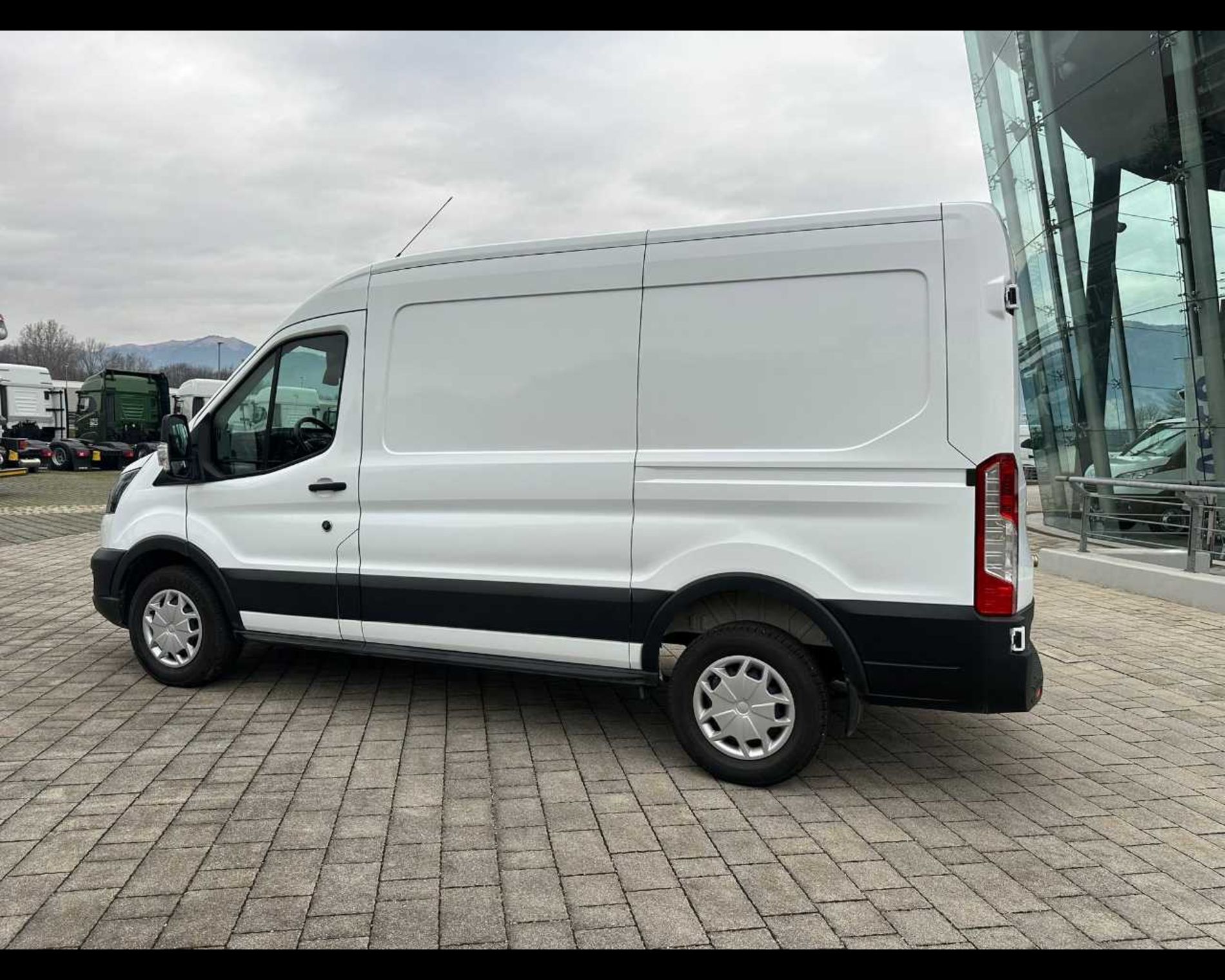 FORD TRANSIT 330 L - FURGONE - Lombardia Truck