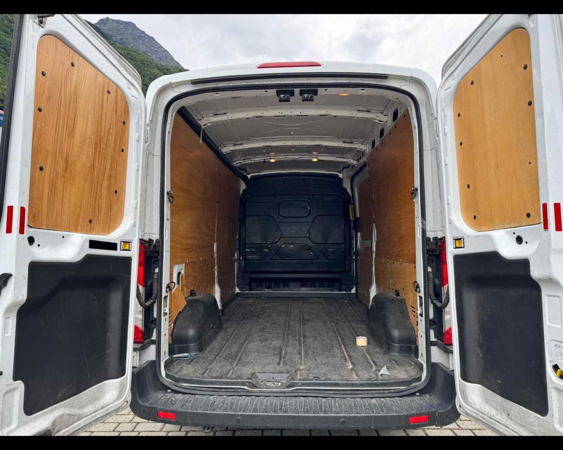 FORD Transit 350 2.0 tdci 170cv L3H2 E6 - Lombardia Truck