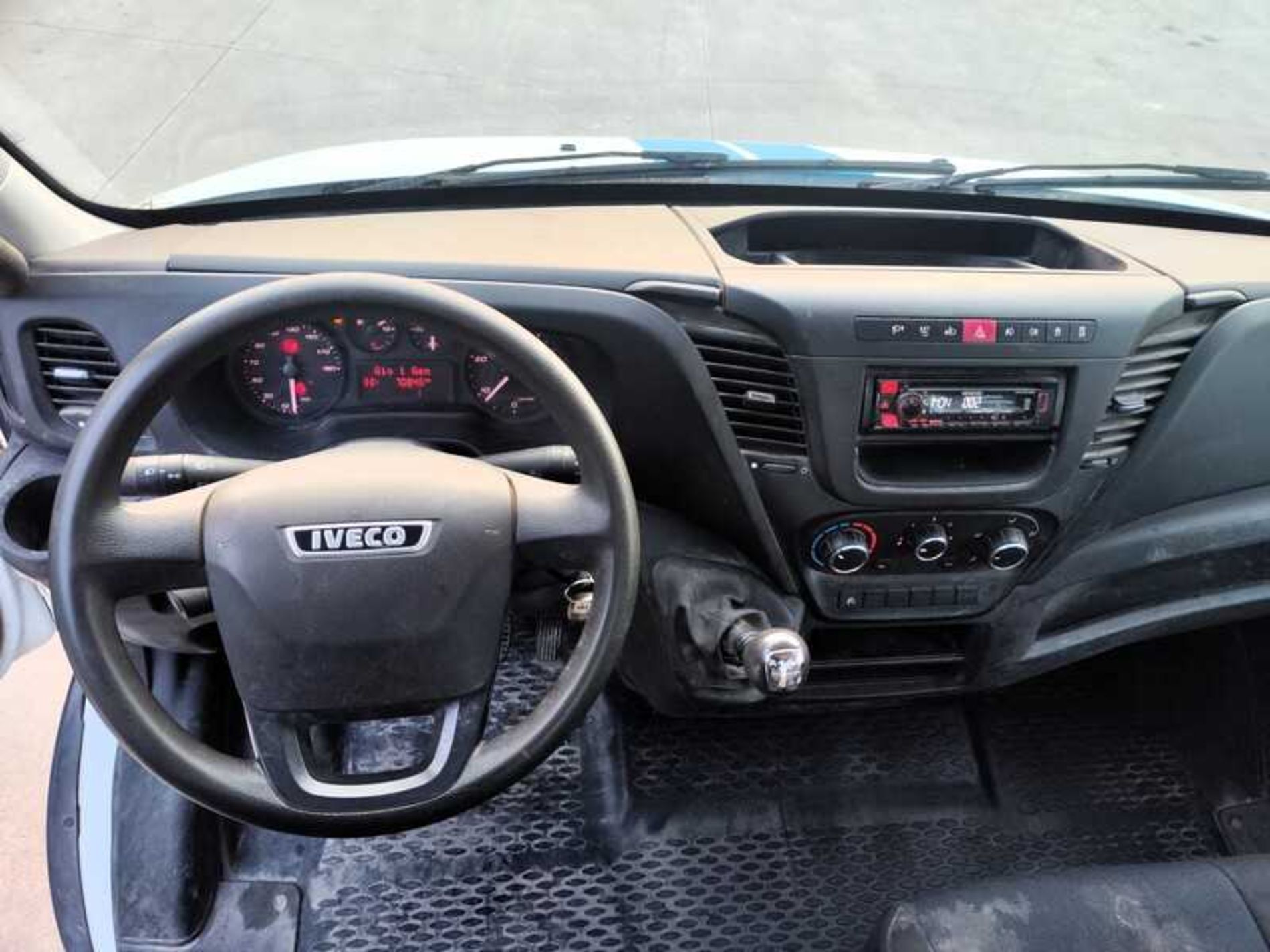 IVECO 35C12 CASSONE FISSO - Lombardia Truck