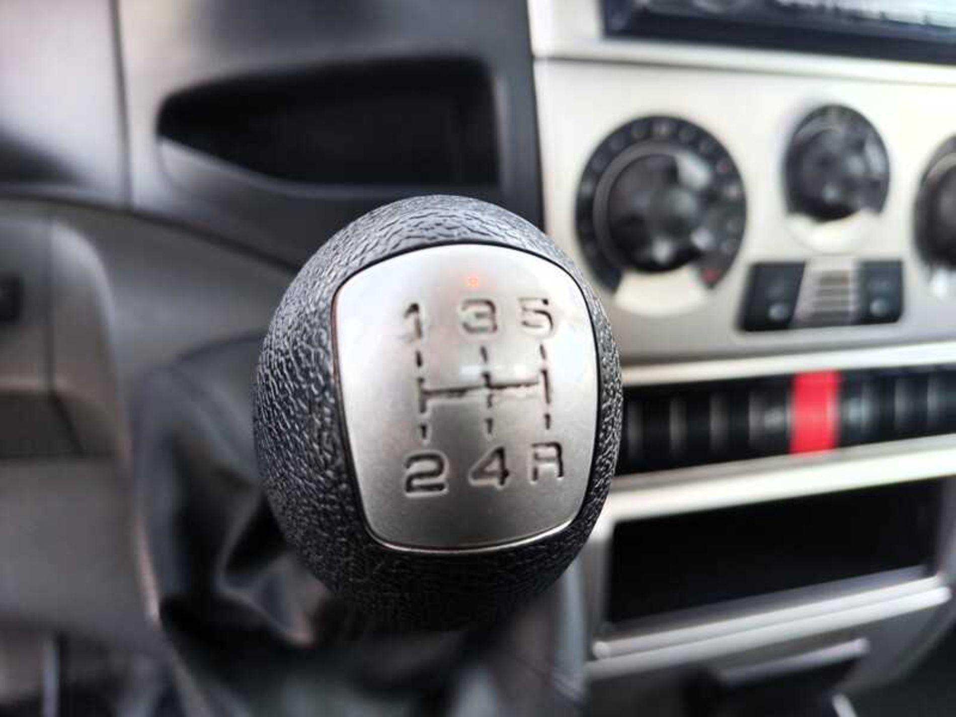 IVECO 35C13 CASSONE FISSO - Lombardia Truck