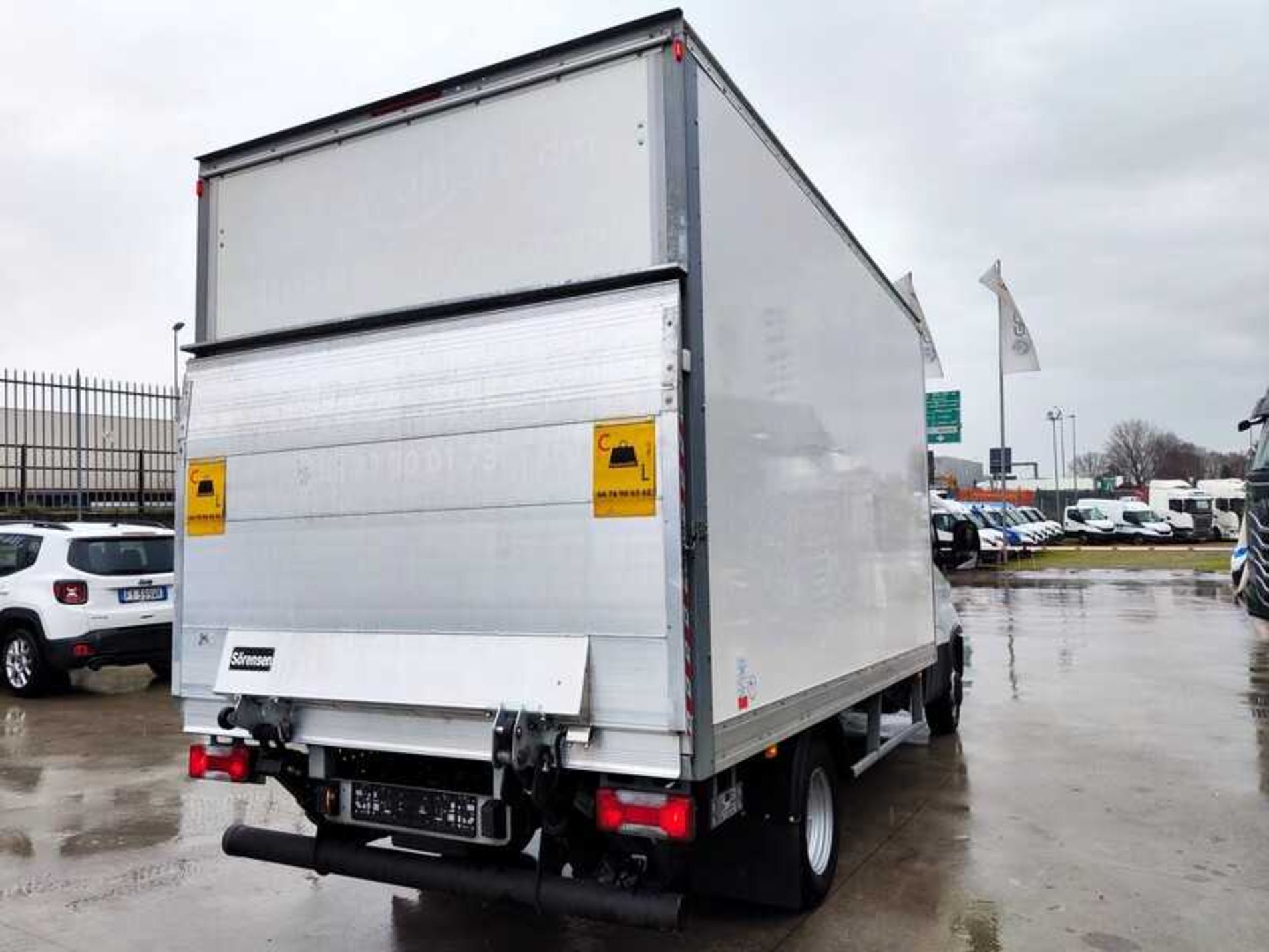 IVECO 35C16 FURGONE CON SPONDA - Lombardia Truck
