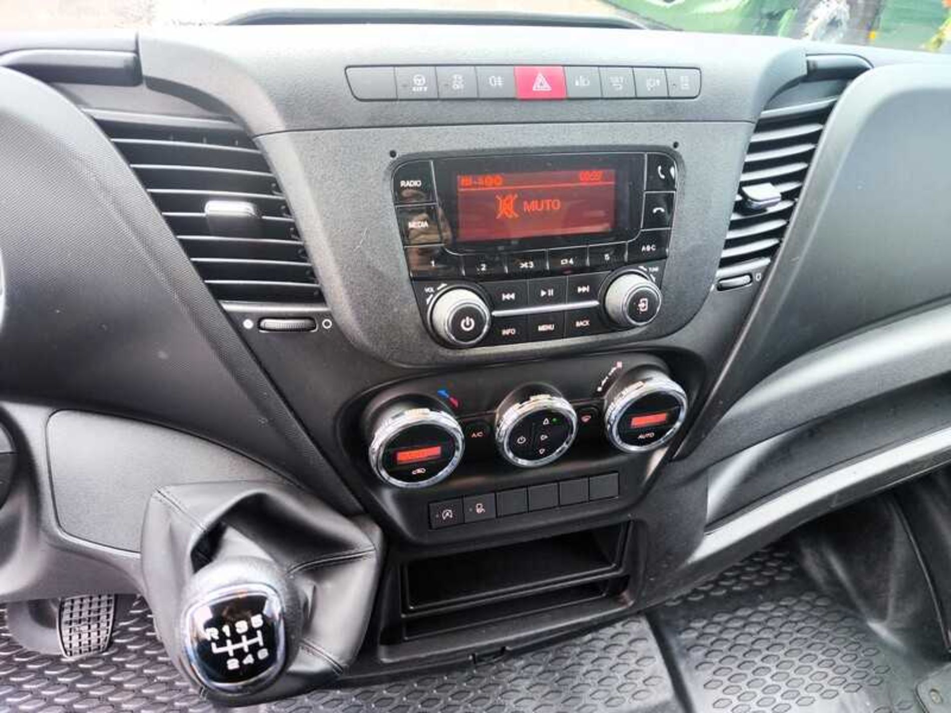 IVECO 35C16 FURGONE CON SPONDA - Lombardia Truck