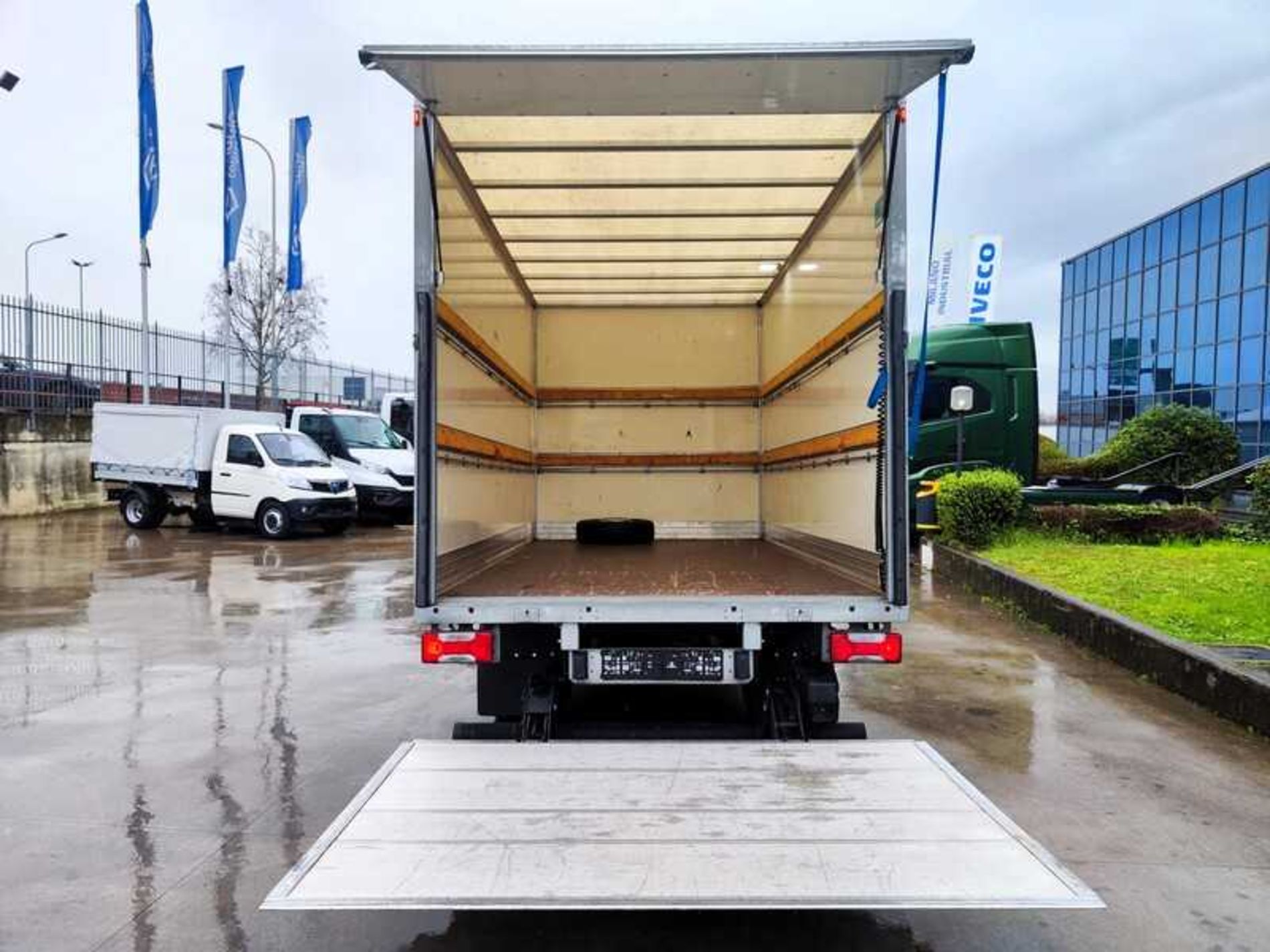 IVECO 35C16 FURGONE CON SPONDA - Lombardia Truck