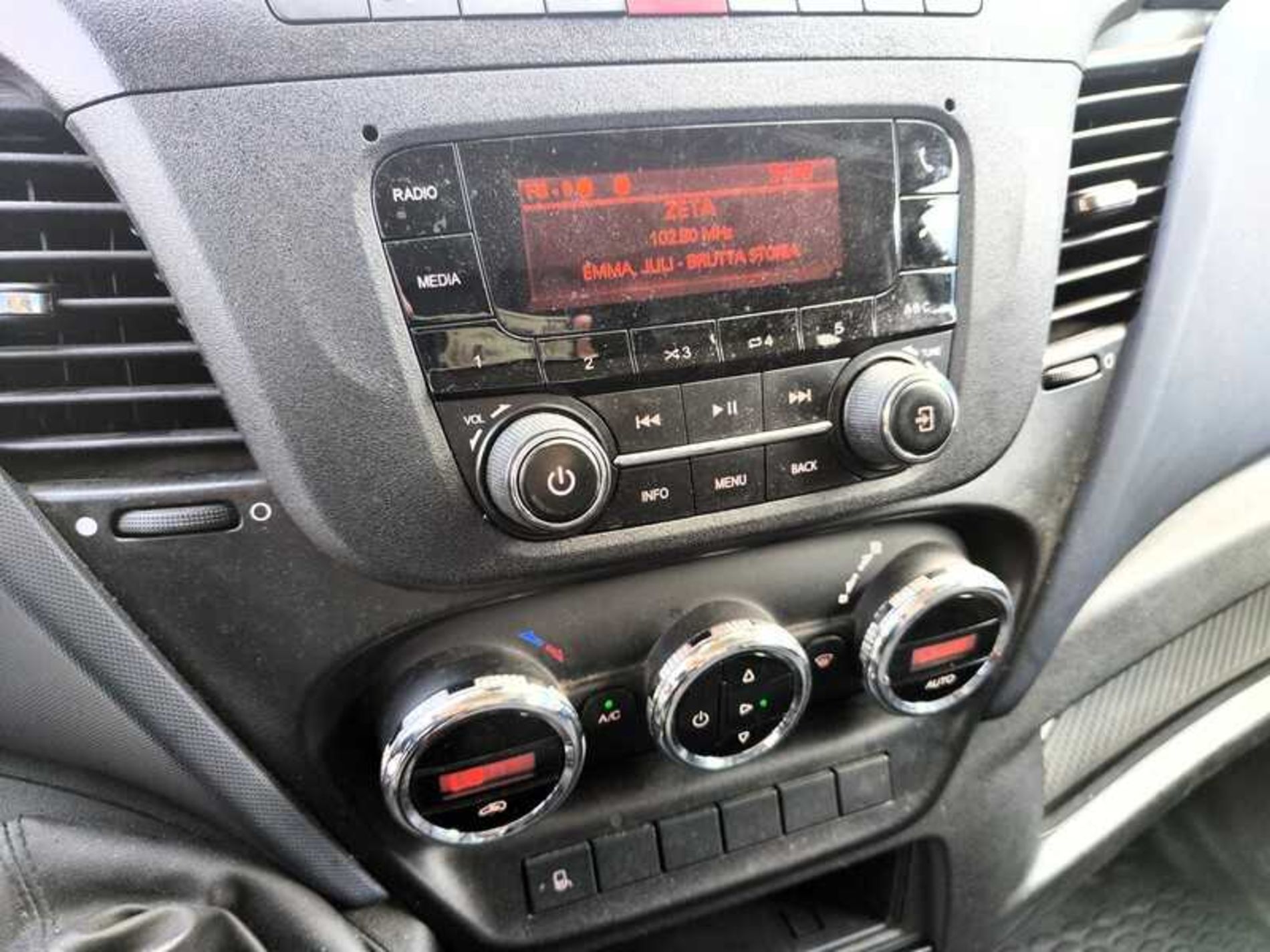 IVECO 35C163.0 CENTINATO CON SPONDA RETRATTILE - Lombardia Truck