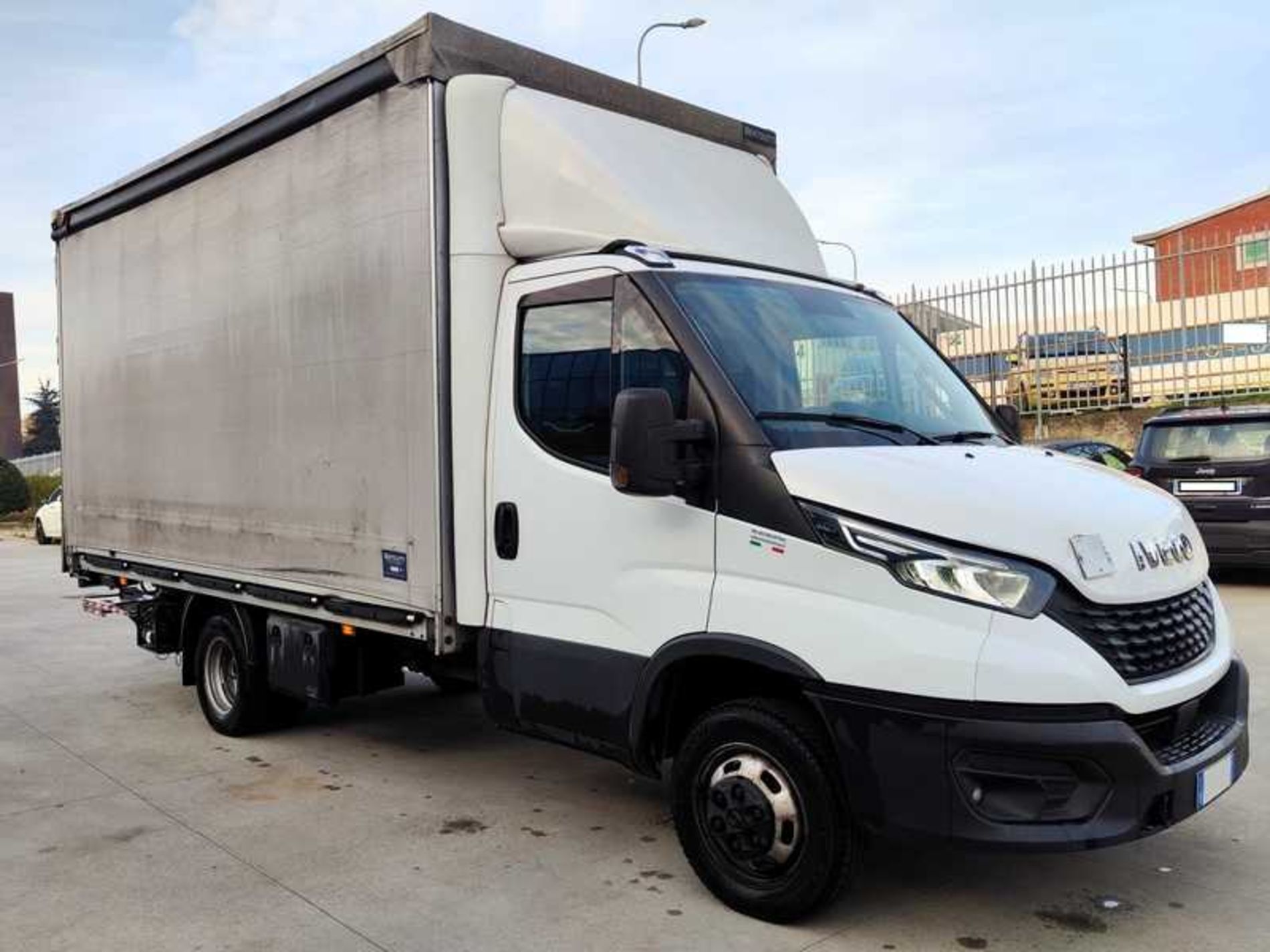 IVECO 35C163.0 CENTINATO CON SPONDA RETRATTILE - Lombardia Truck
