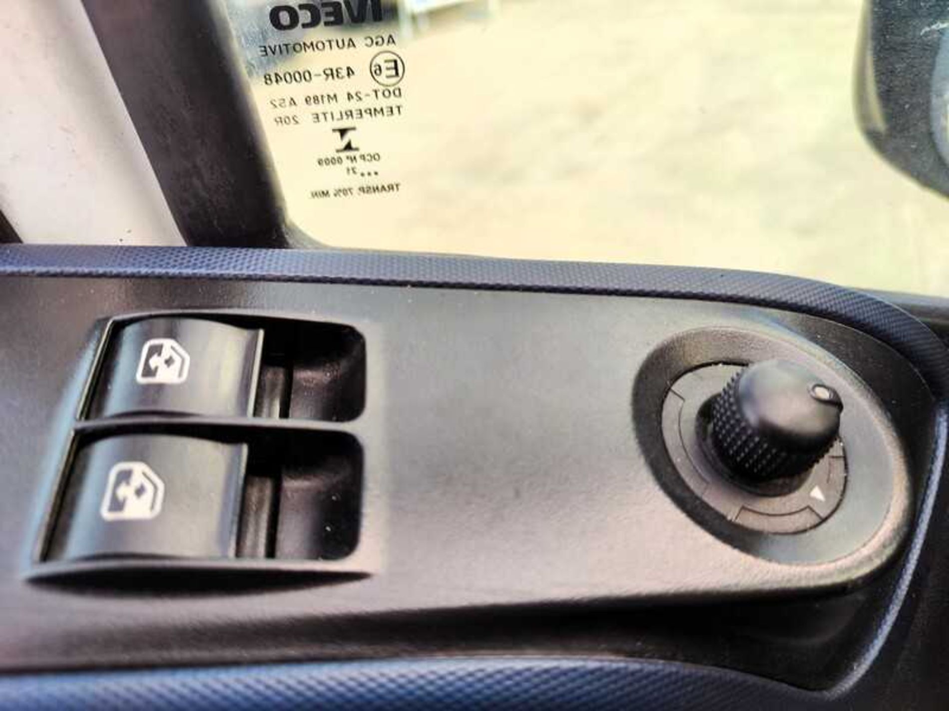 IVECO 35C163.0 CENTINATO CON SPONDA RETRATTILE - Lombardia Truck