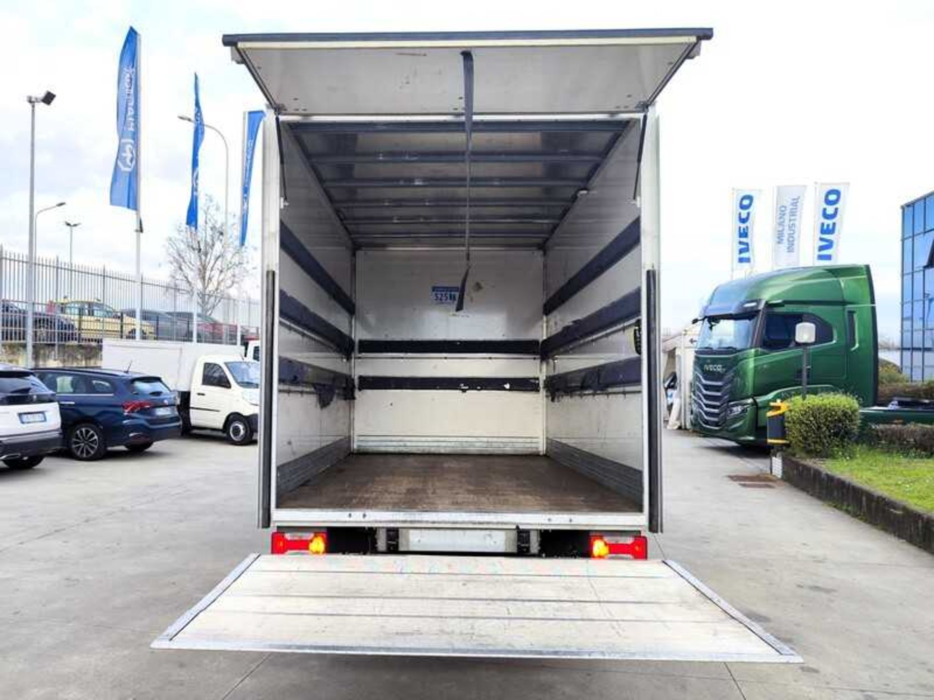 IVECO 35C163.0 FURGONE CON SPONDA - Lombardia Truck