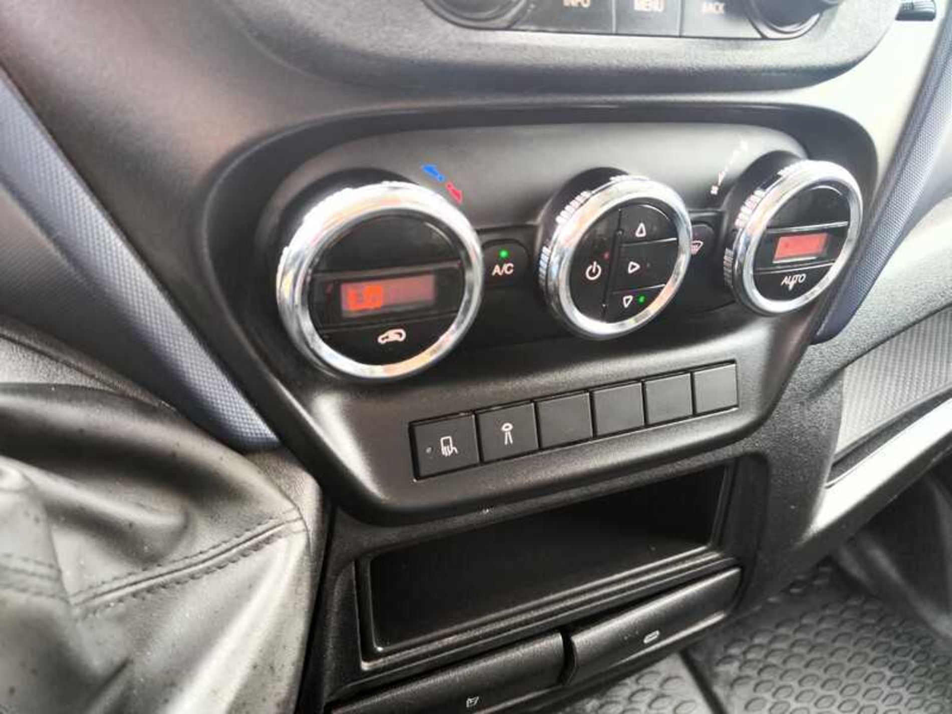 IVECO 35C18HA8 FURGONE LEGA CON SPONDA - Lombardia Truck