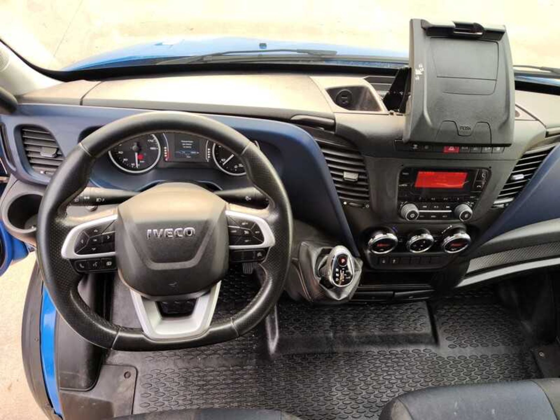 IVECO 35C18HA8 FURGONE LEGA CON SPONDA - Lombardia Truck