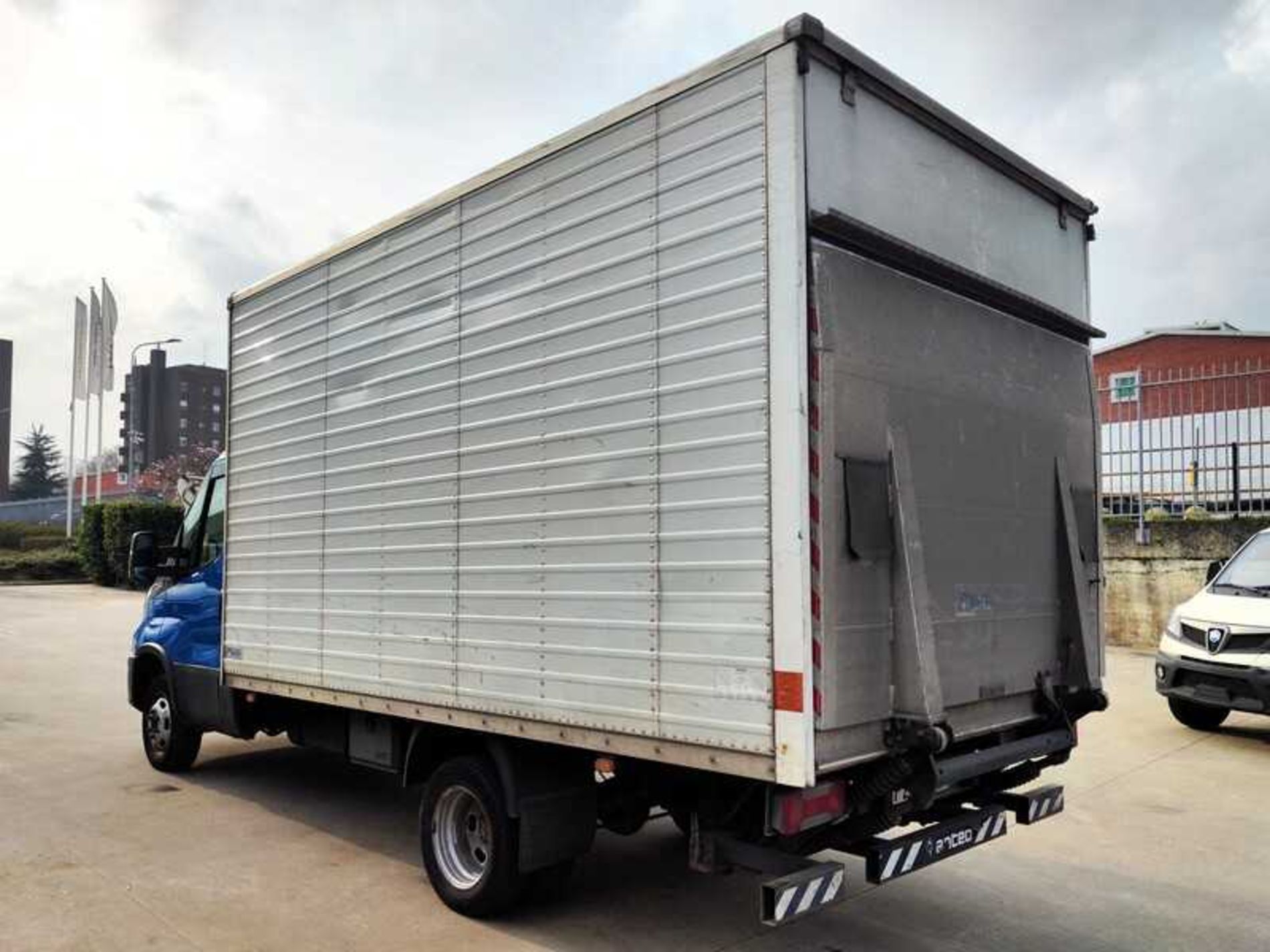 IVECO 35C18HA8 FURGONE LEGA CON SPONDA - Lombardia Truck