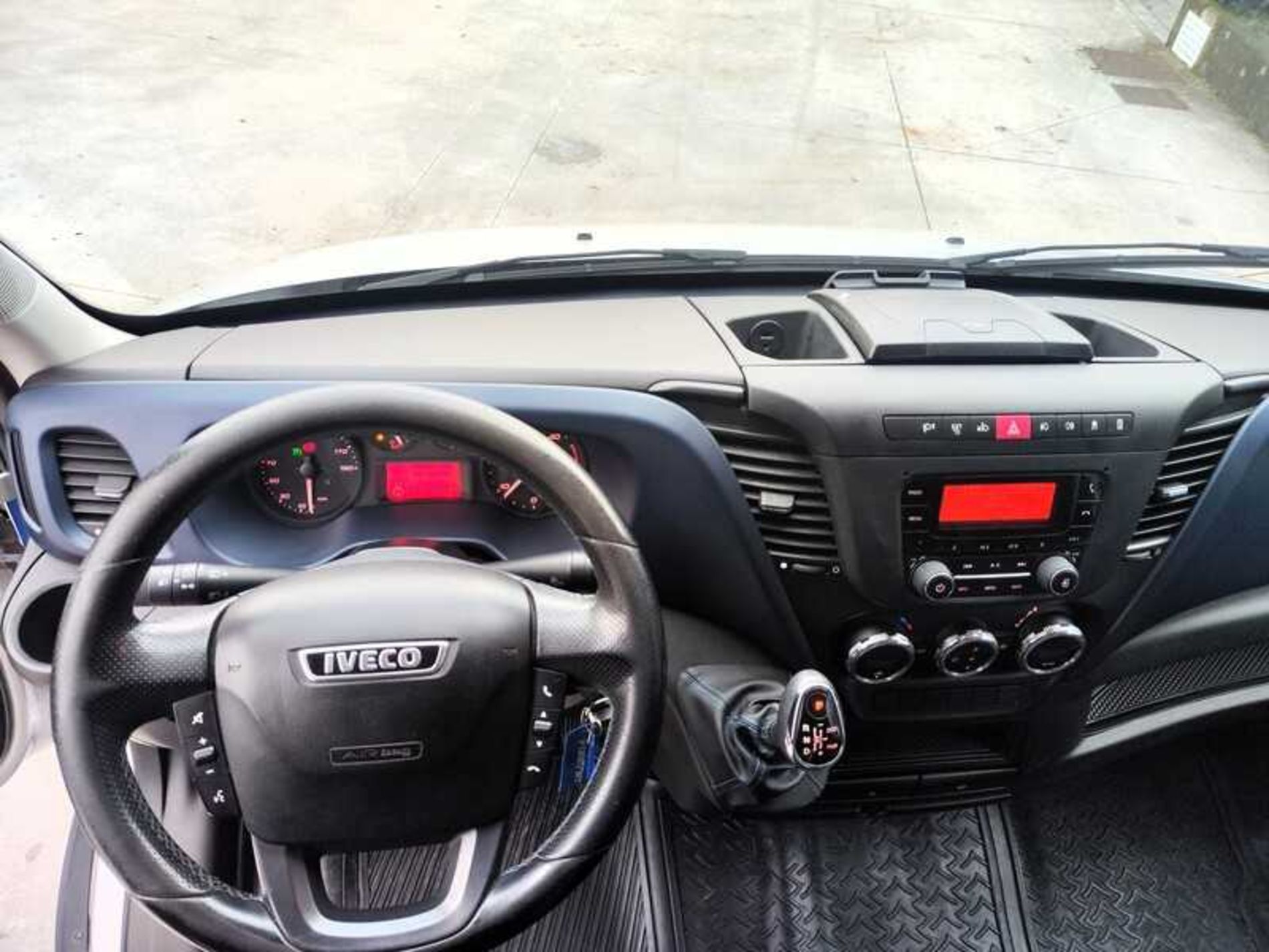 IVECO 35S14A8V H2 3520L - Lombardia Truck