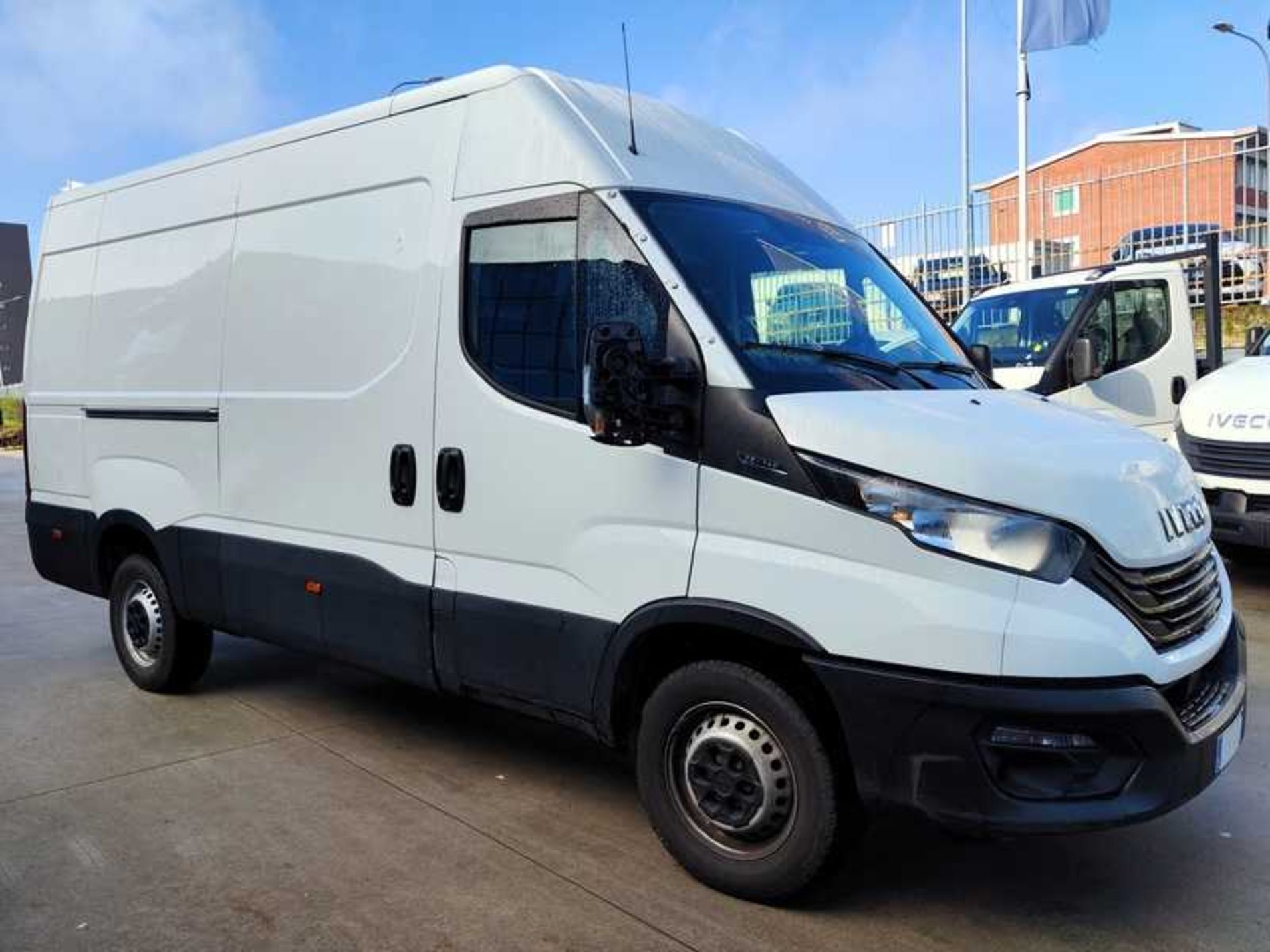 IVECO 35S14V H2 3520L - Lombardia Truck