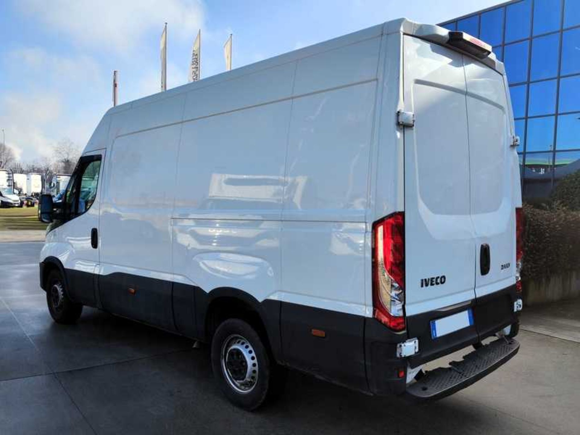 IVECO 35S14V H2 3520L - Lombardia Truck