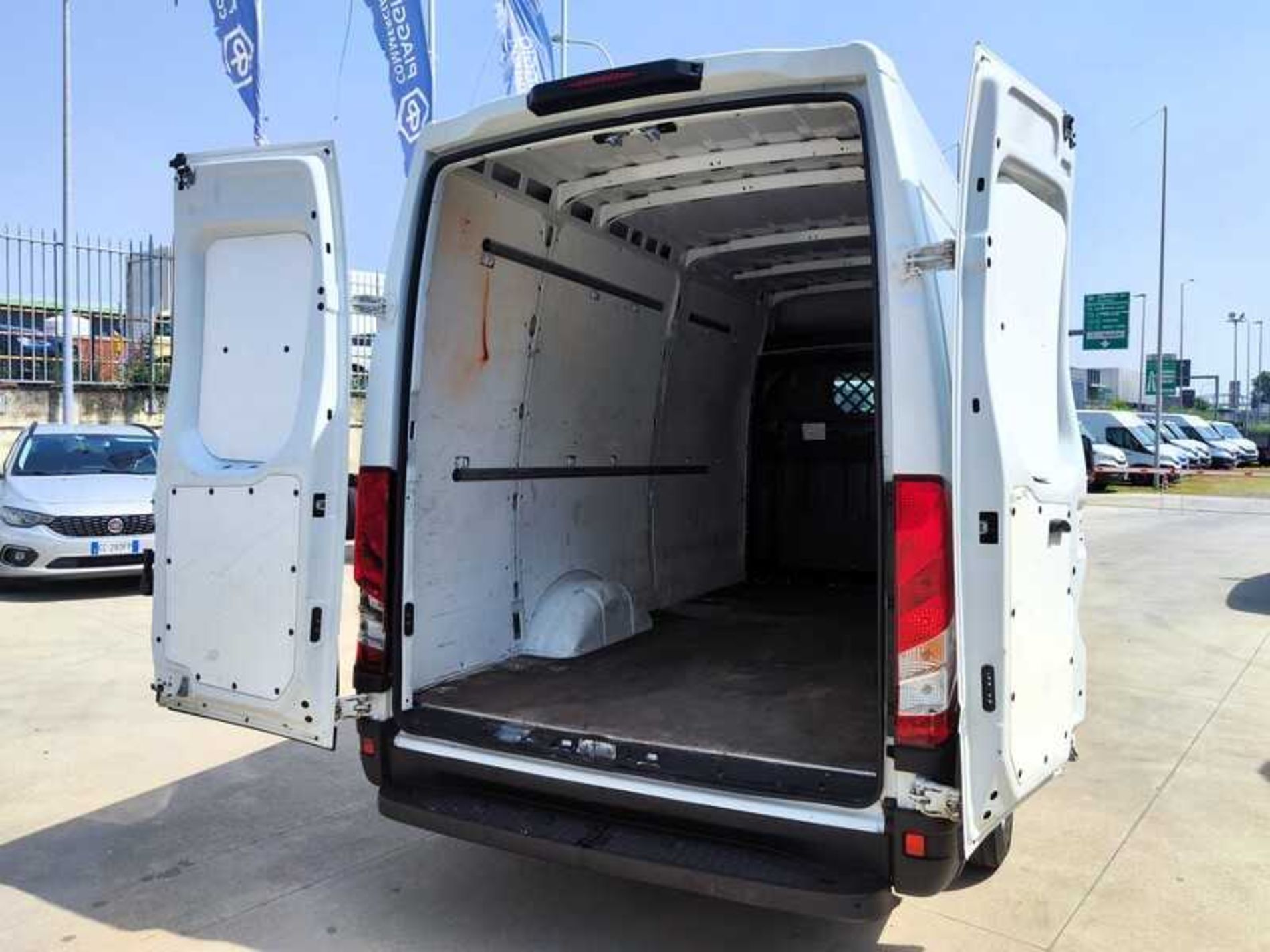 IVECO 35S16V H2 3520L - Lombardia Truck