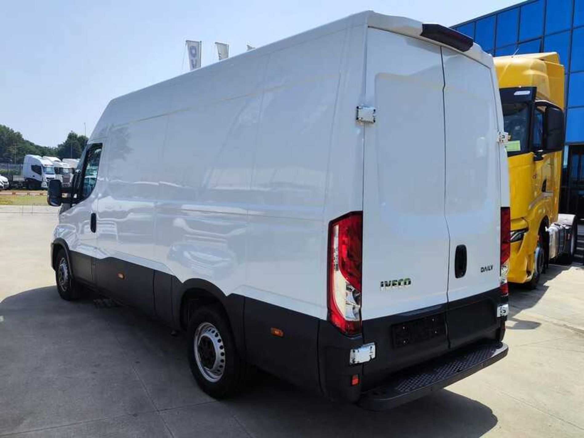 IVECO 35S16V H2 3520L - Lombardia Truck