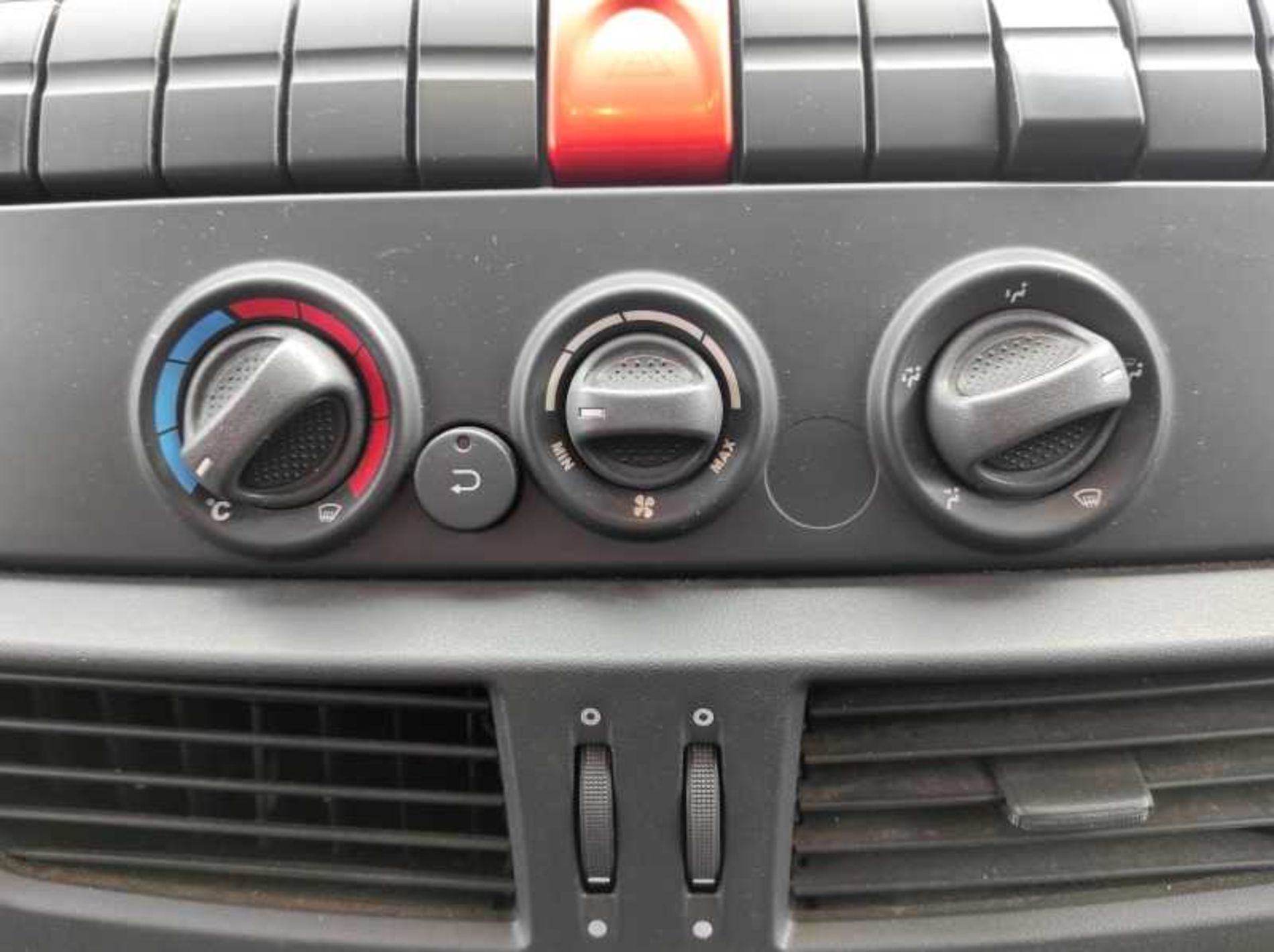 IVECO ML75E18/P FURGONE CON SPONDA - Lombardia Truck