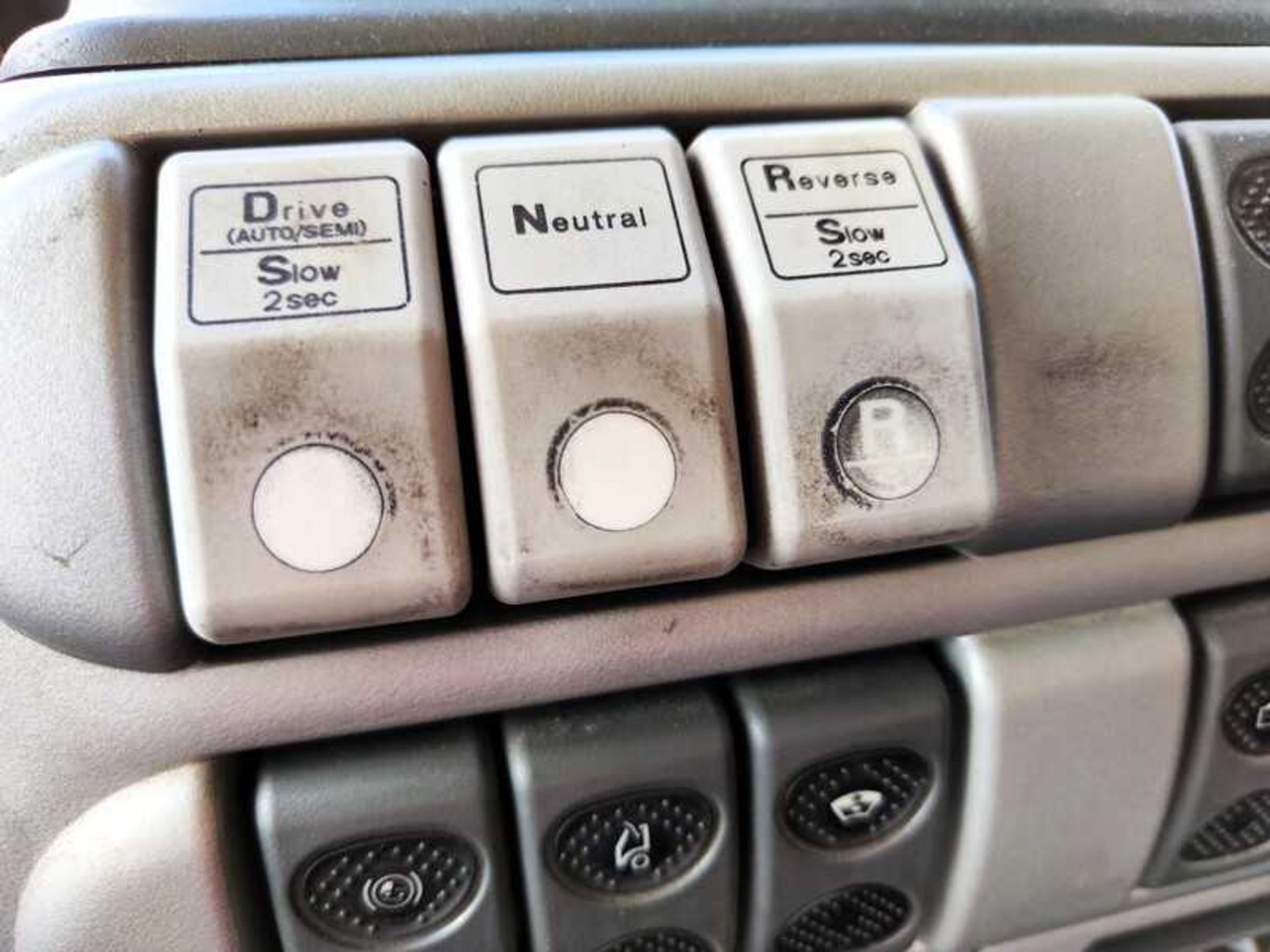 IVECO AS260S42Y/FS CASSONE CON GRU DIETRO CABINA - Lombardia Truck