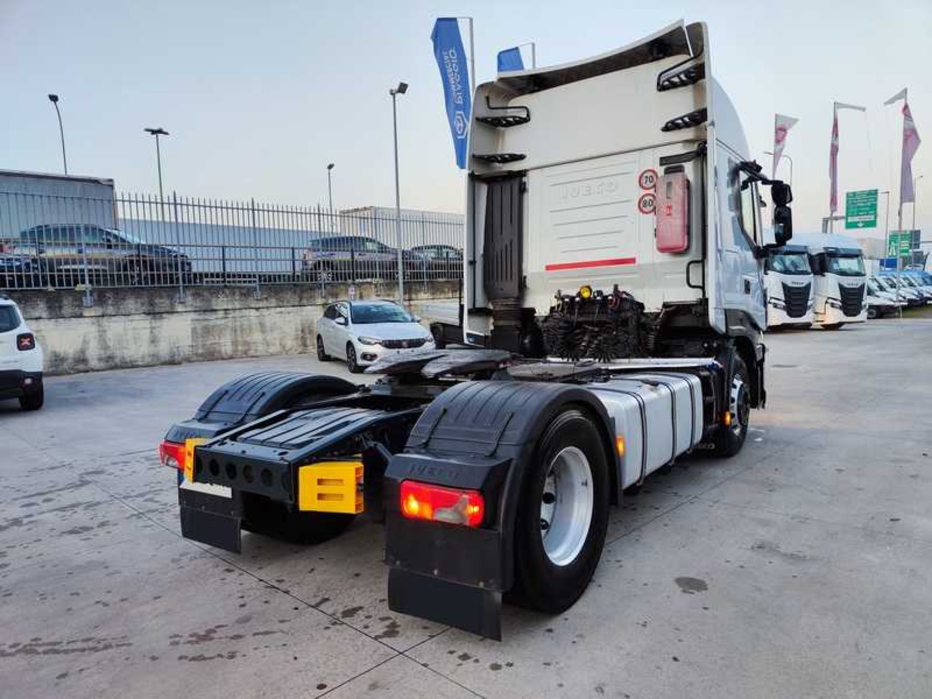 IVECO AS440S46T/P CON IMPIANTO IDRAULICO - Lombardia Truck