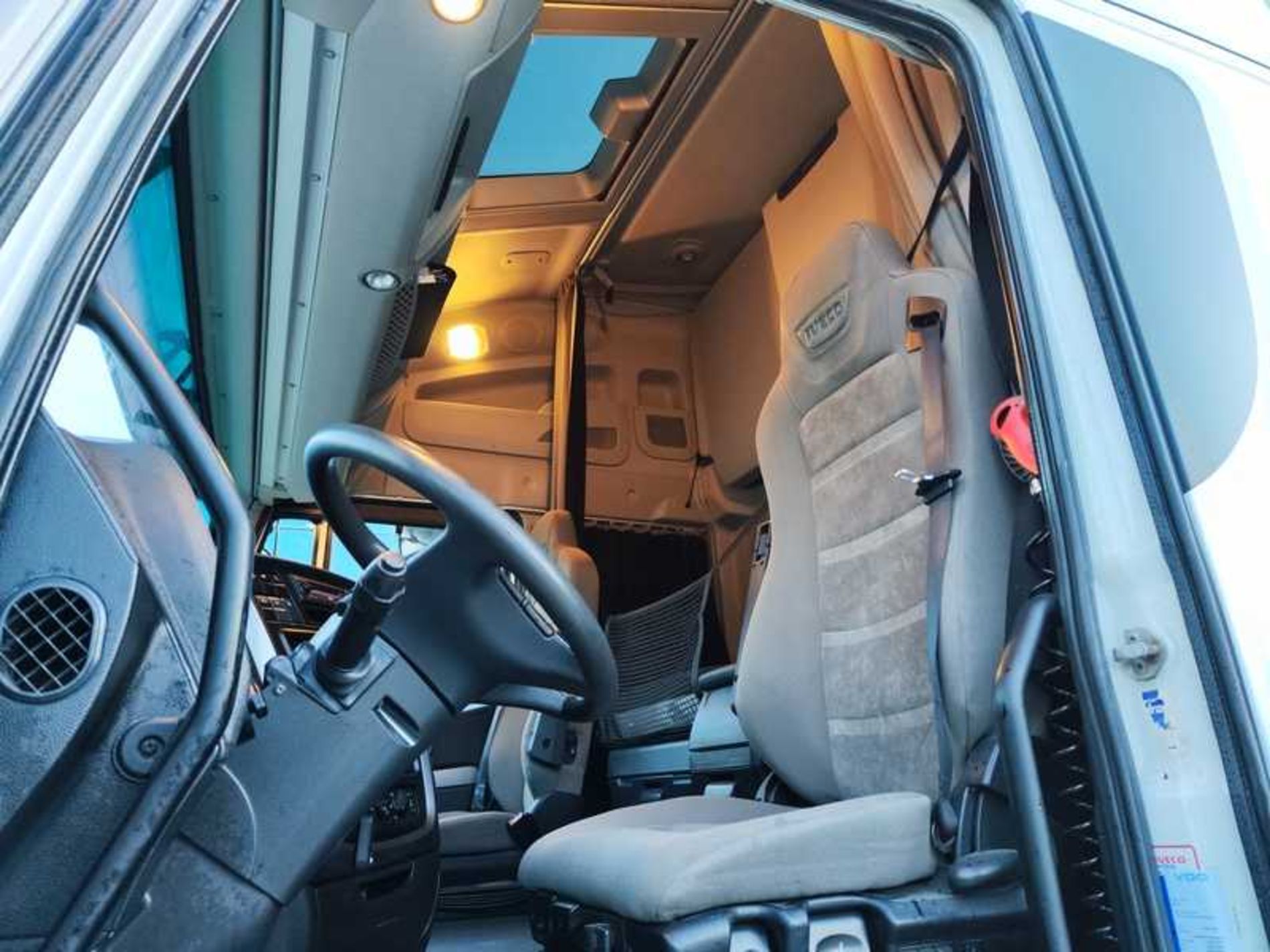 IVECO AS440S46T/P CON IMPIANTO IDRAULICO - Lombardia Truck