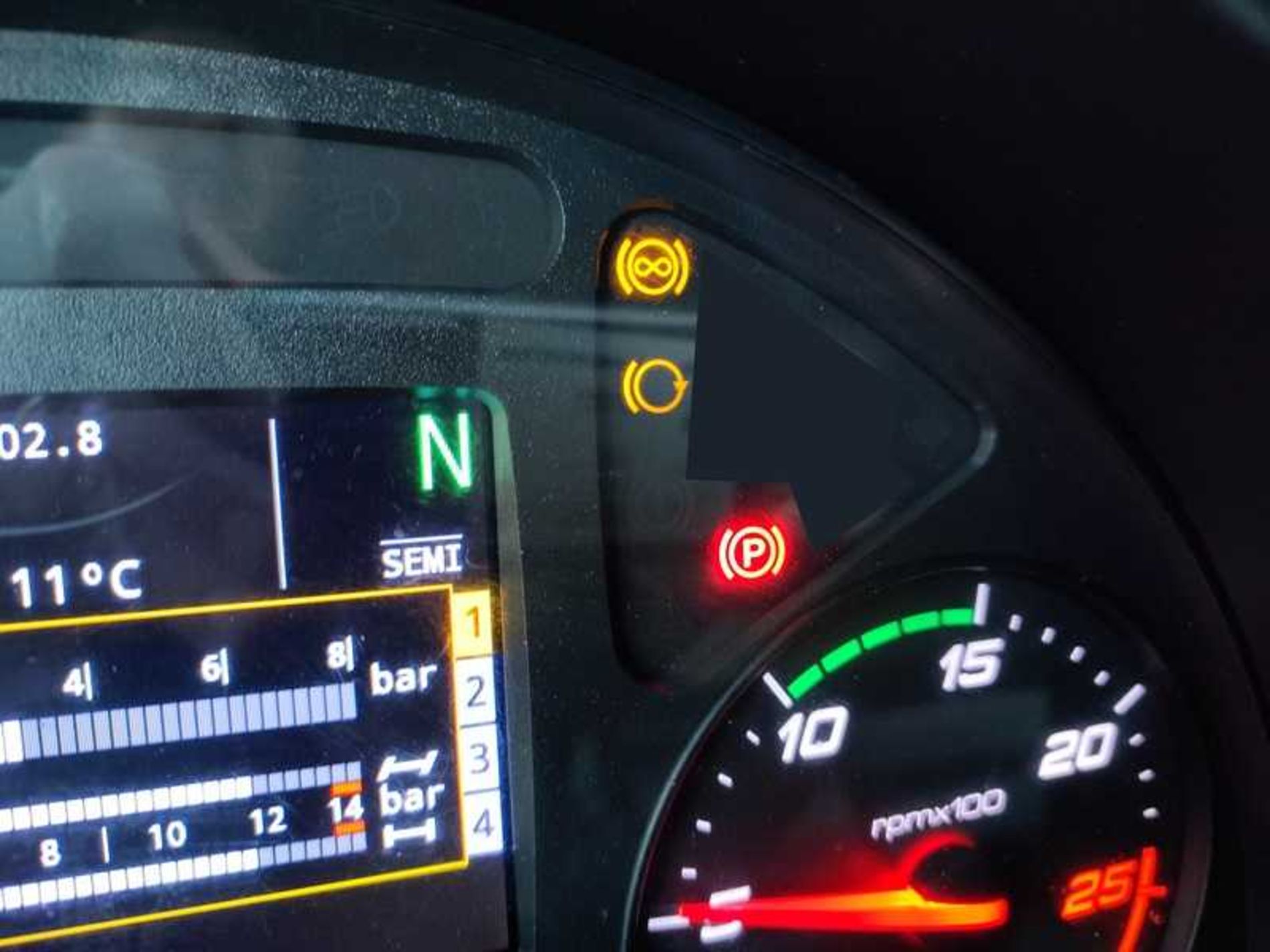 IVECO AS440S46T/P CON IMPIANTO IDRAULICO - Lombardia Truck