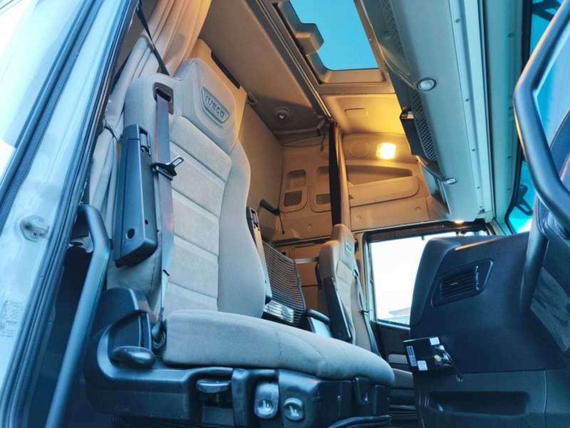 IVECO AS440S46T/P CON IMPIANTO IDRAULICO - Lombardia Truck