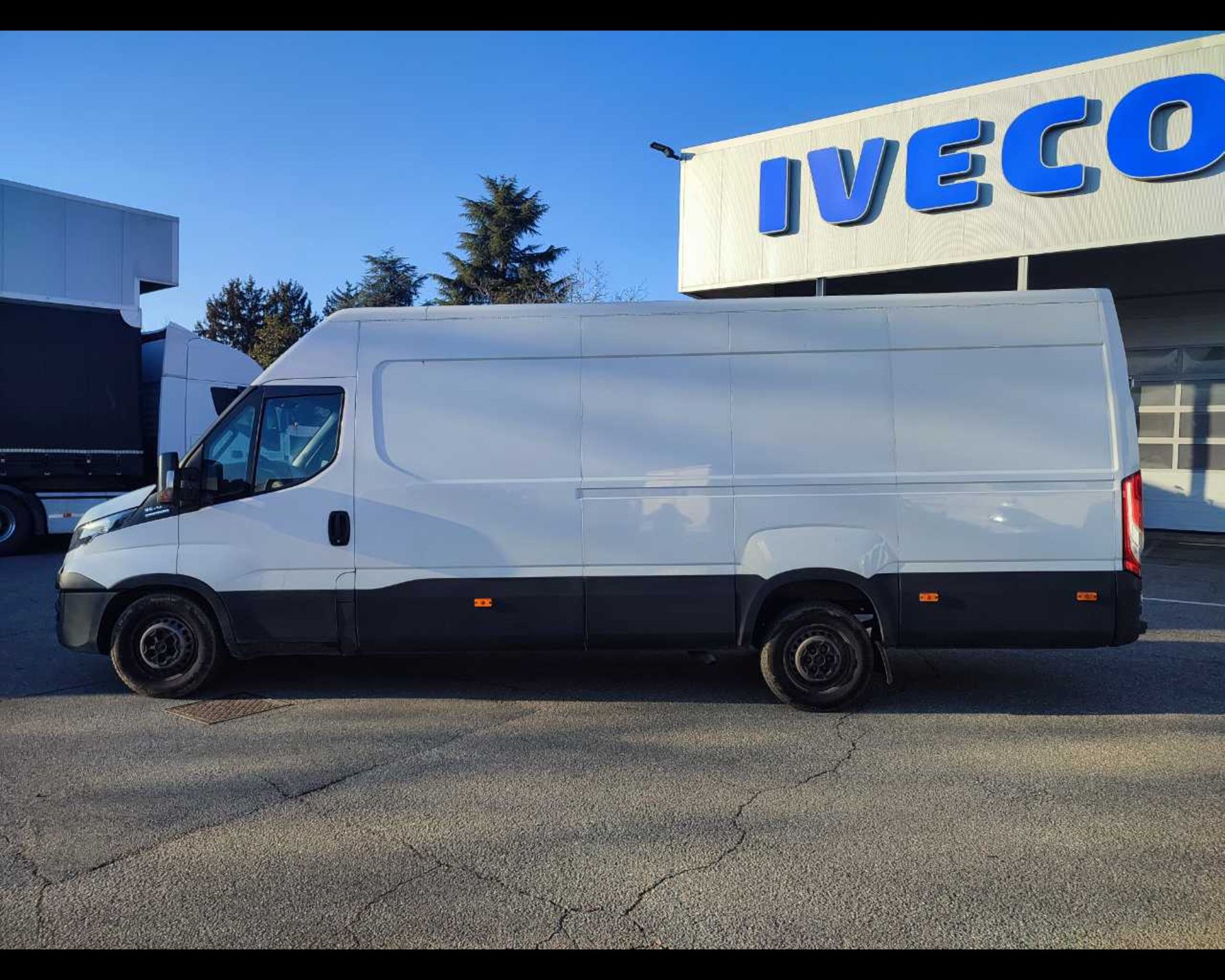 IVECO Daily 35 S14S A8 V H3 - Lombardia Truck