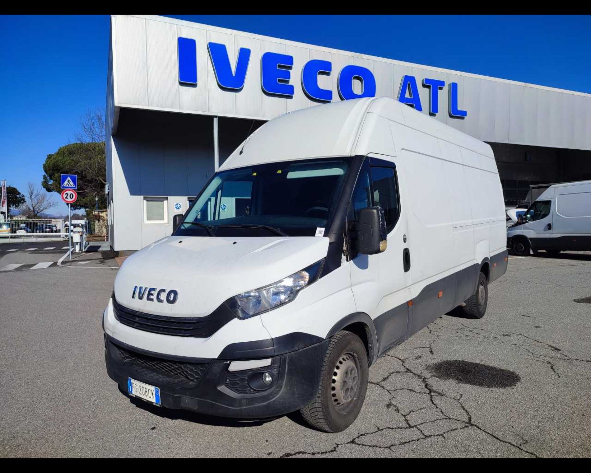 IVECO Daily 35 S16S A8 V H3 - Lombardia Truck
