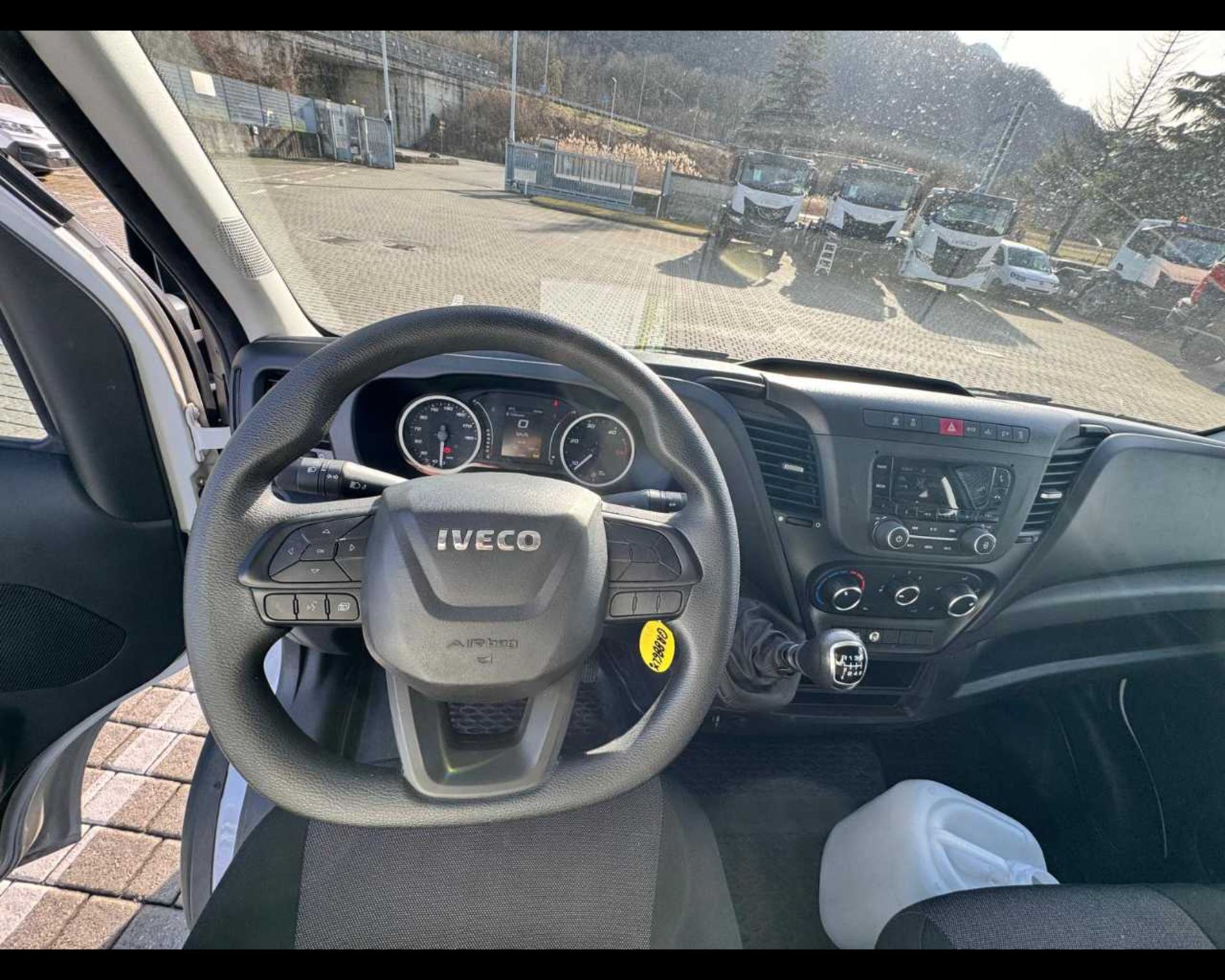 IVECO Daily 35 C14H BOX - Lombardia Truck