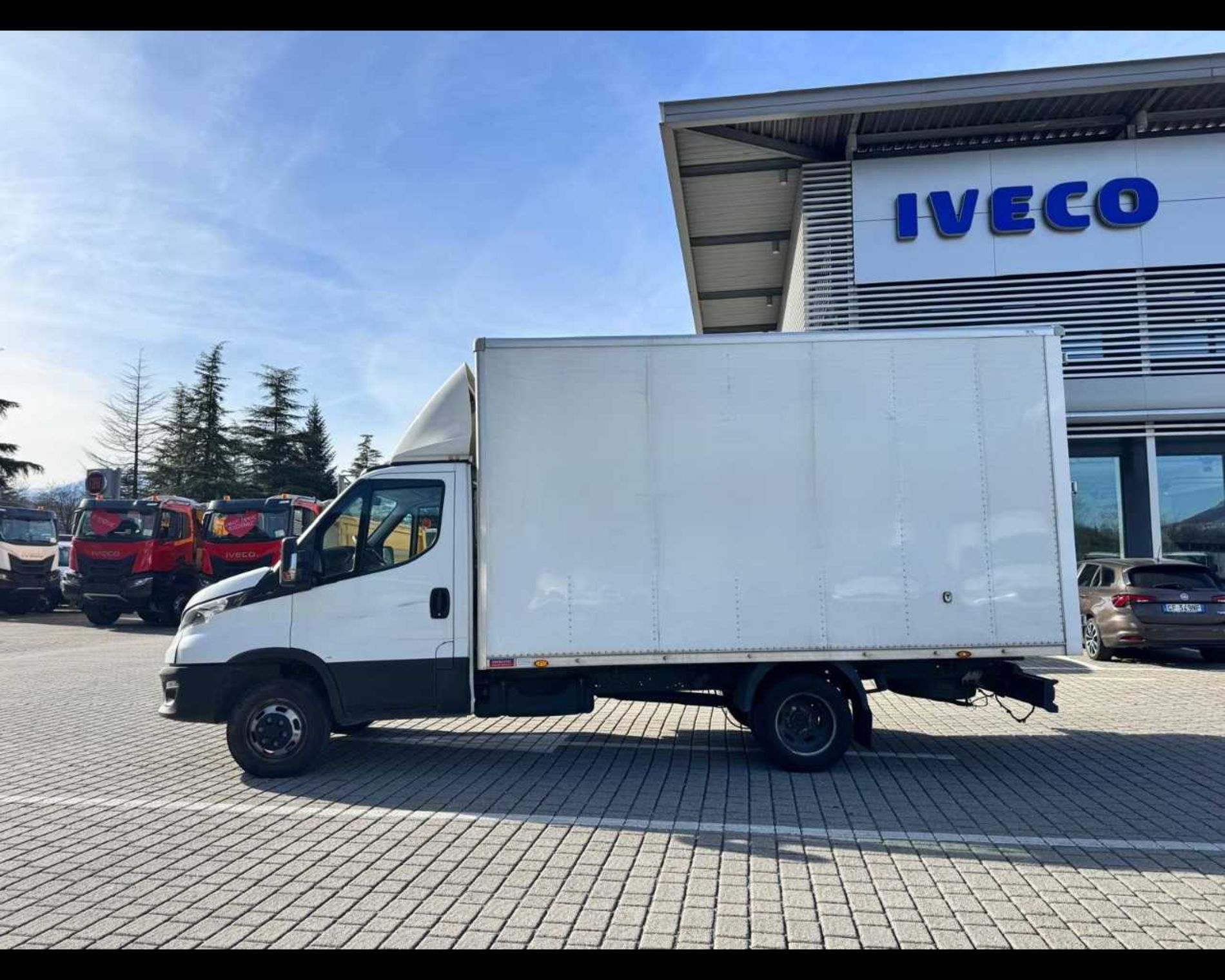 IVECO Daily 35 C14H BOX - Lombardia Truck