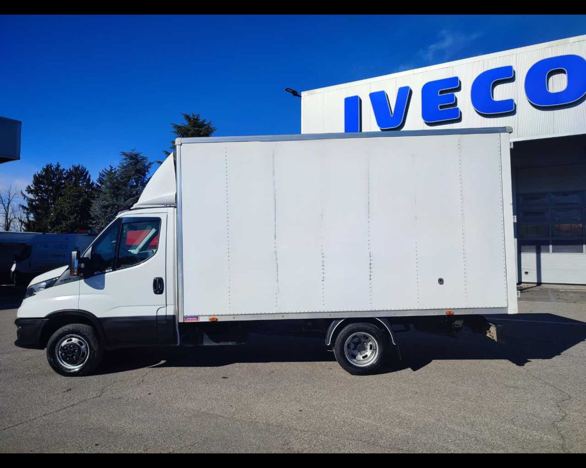 IVECO Daily 35 C14H BOX - Lombardia Truck