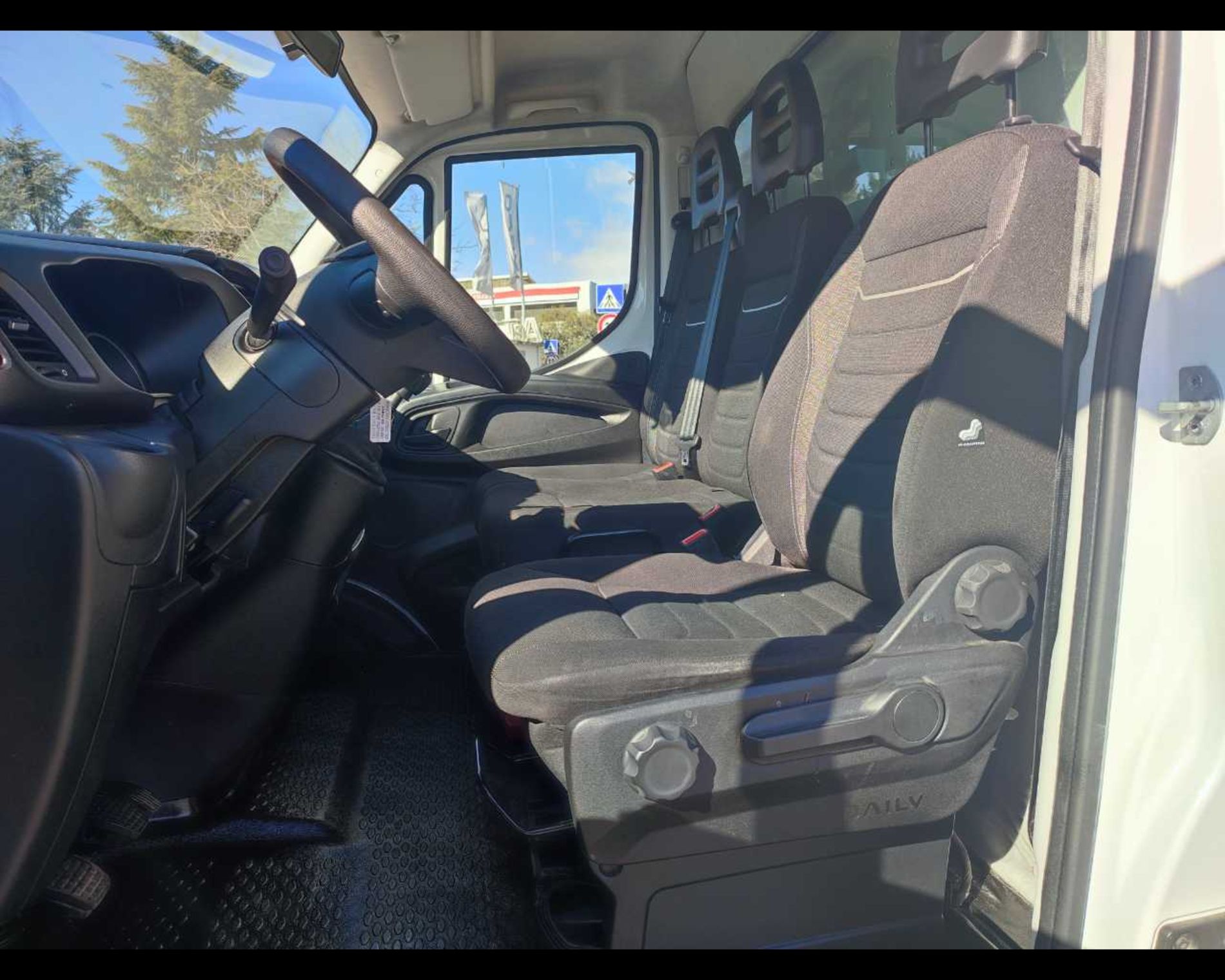 IVECO Daily 35 C14H BOX - Lombardia Truck