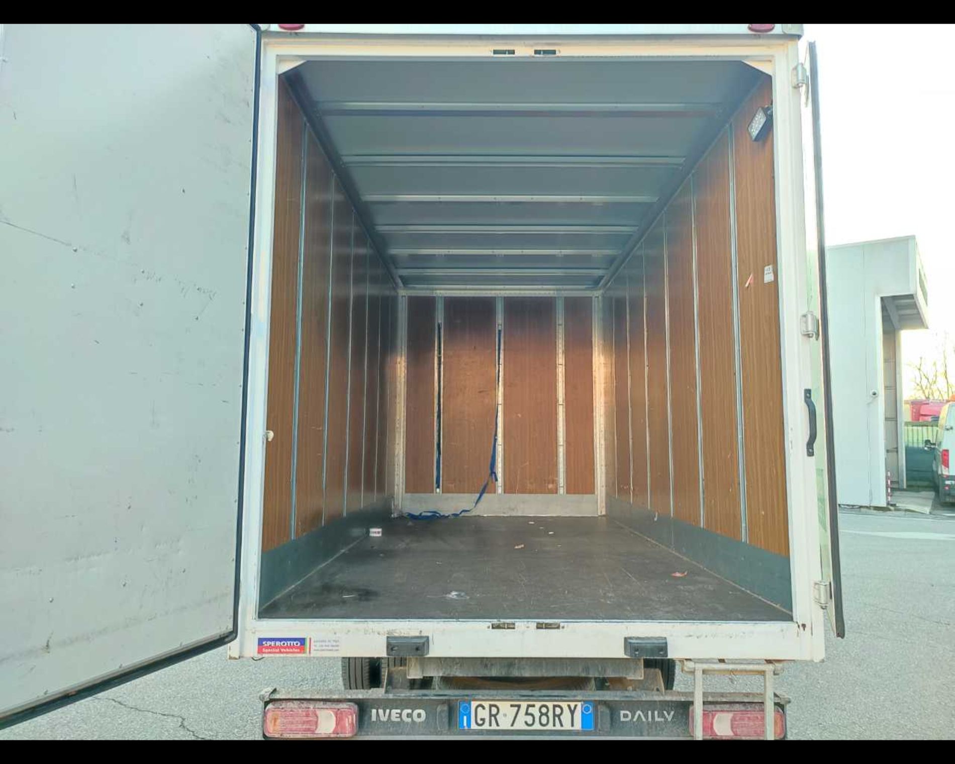 IVECO Daily 35 C14H BOX - Lombardia Truck