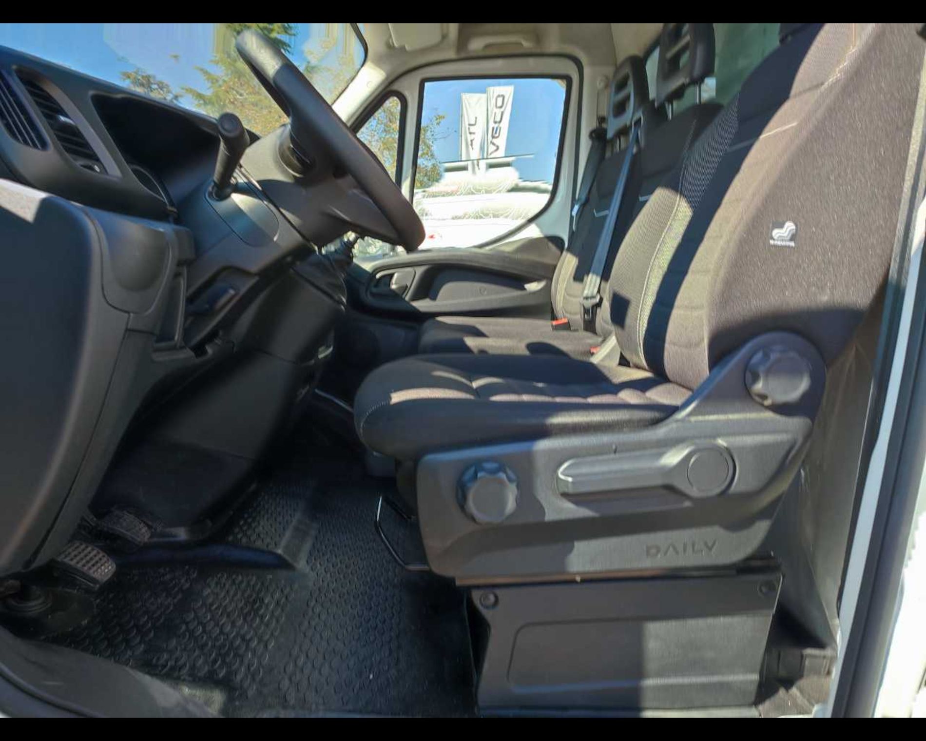 IVECO Daily 35 C14H BOX e SPONDA - Lombardia Truck