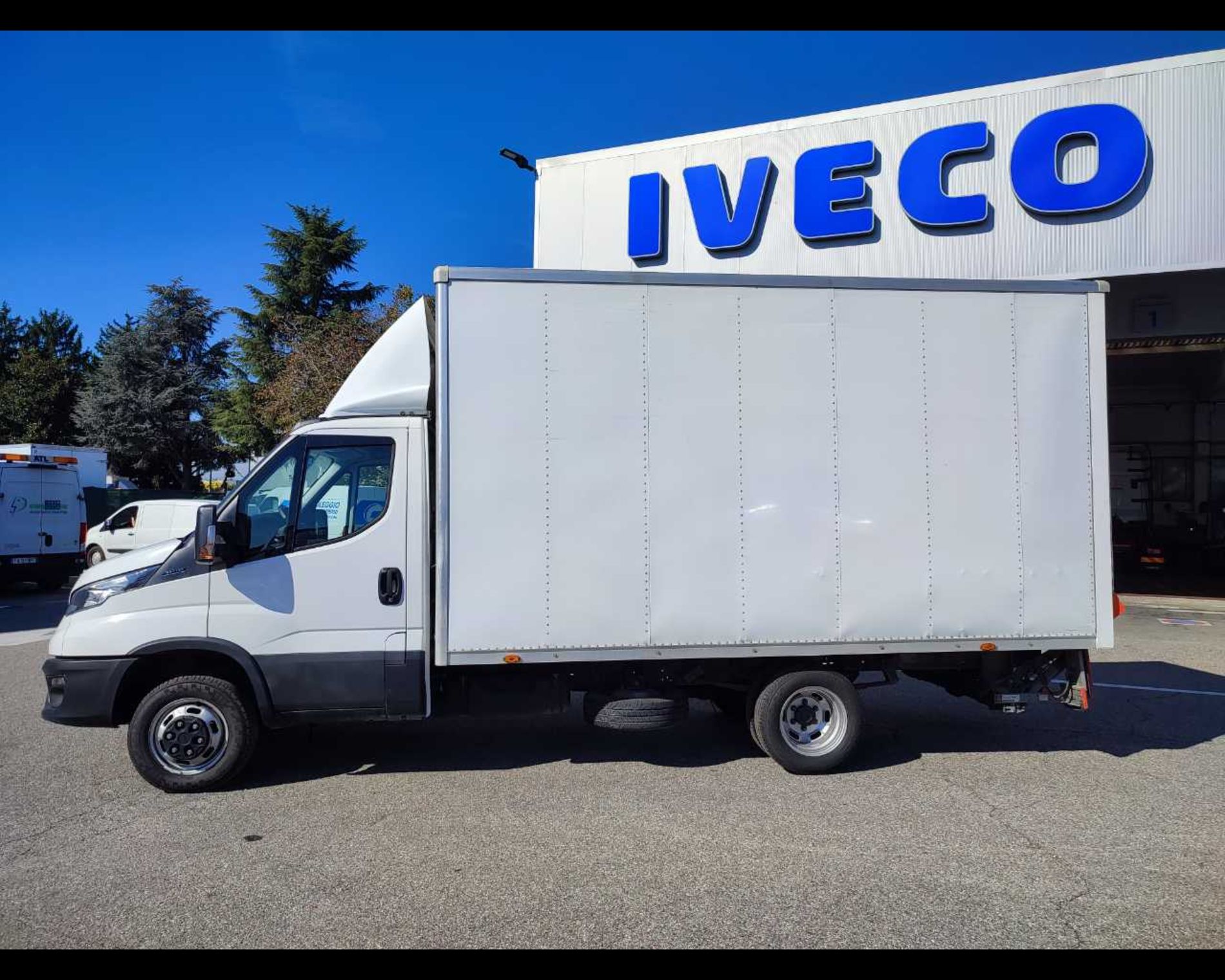 IVECO Daily 35 C14H BOX e SPONDA - Lombardia Truck